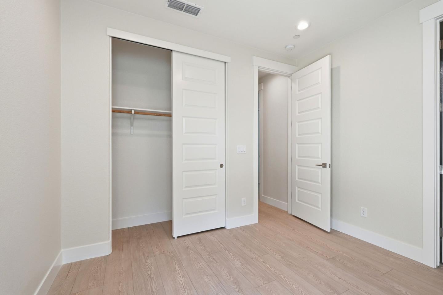 4616 Ian LN
