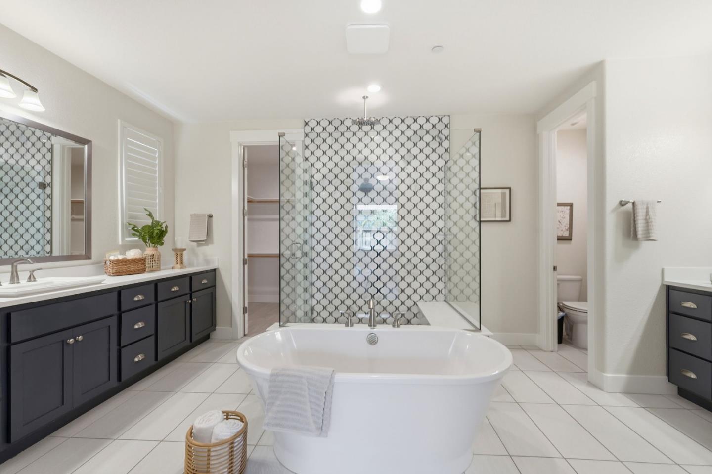 4616 Ian LN