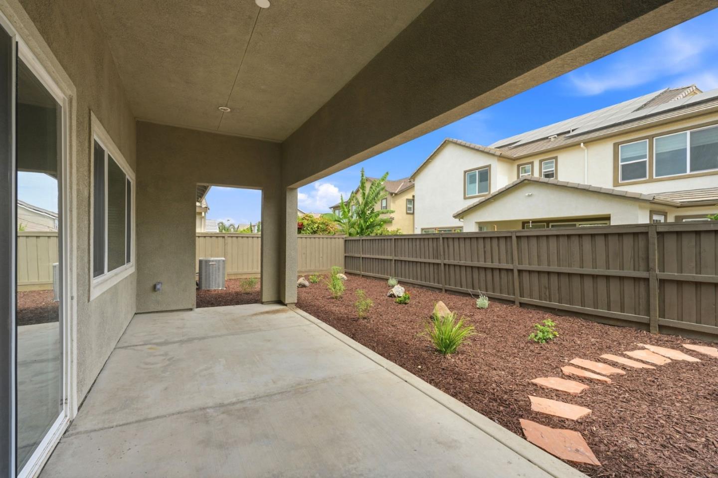 4616 Ian LN