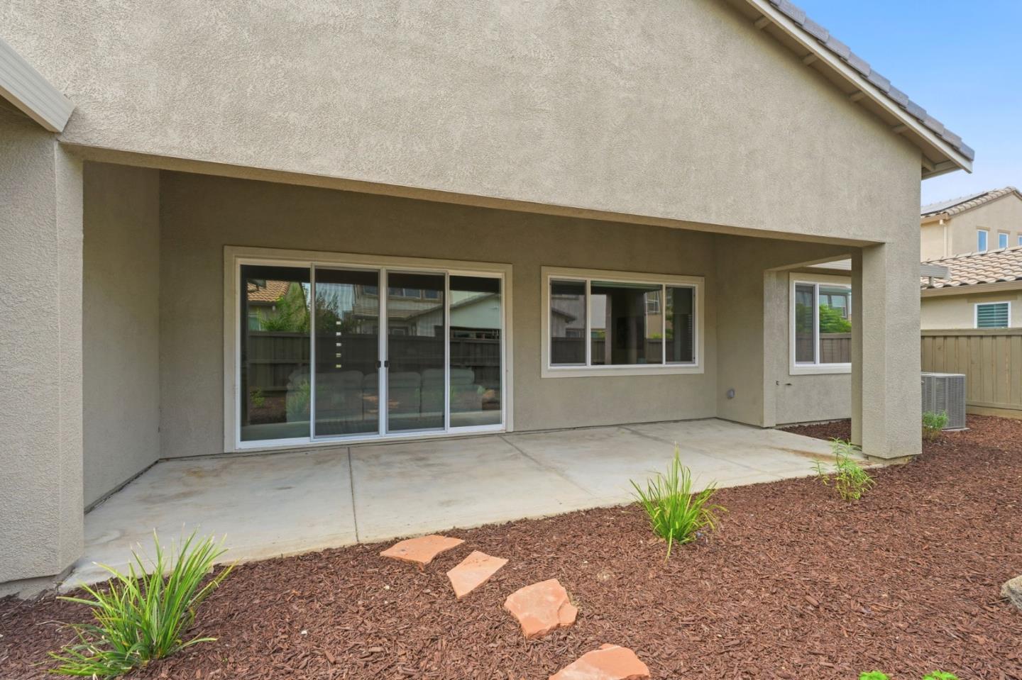 4616 Ian LN