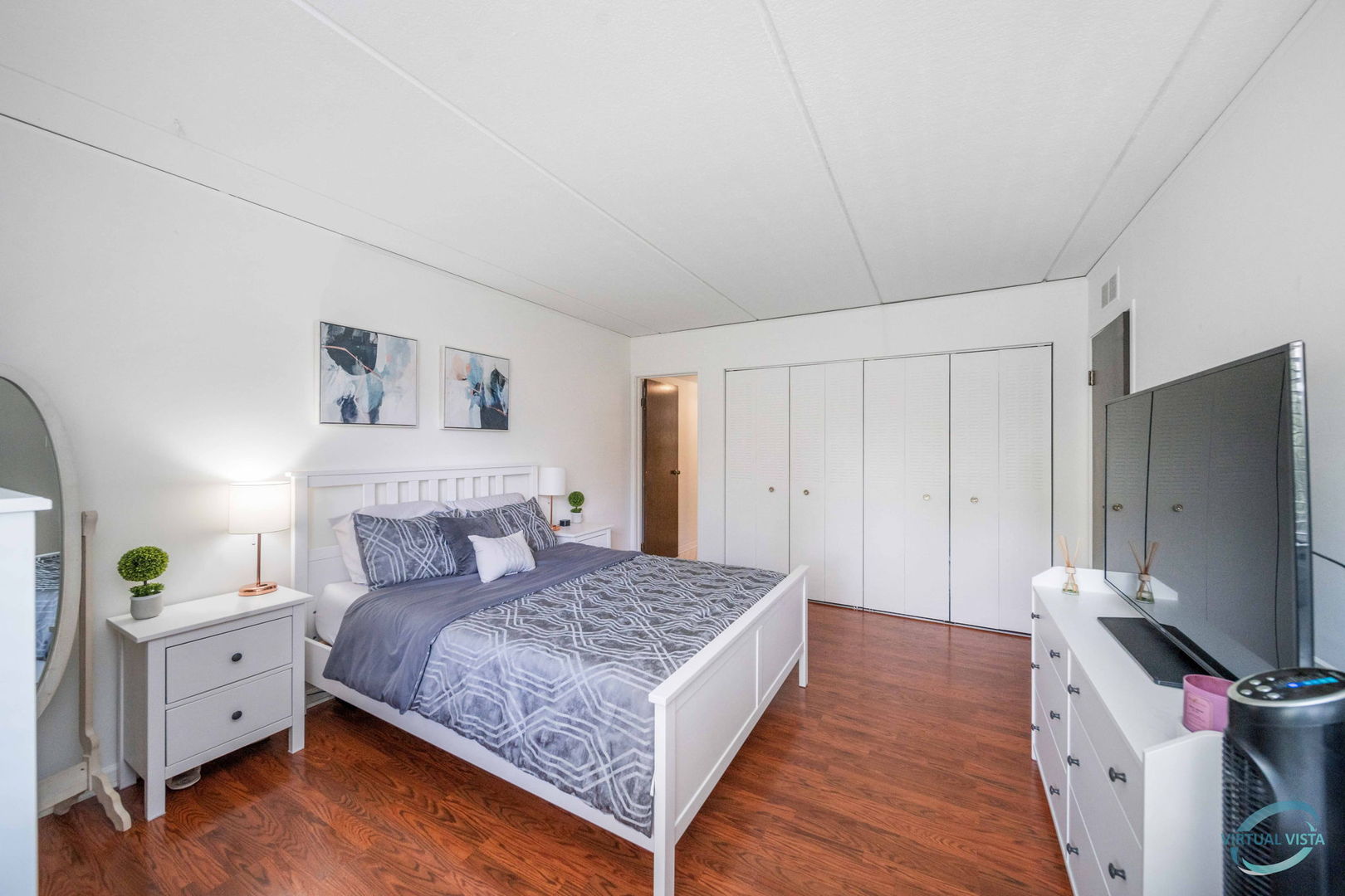 8010 Woodglen Lane Unit: 206