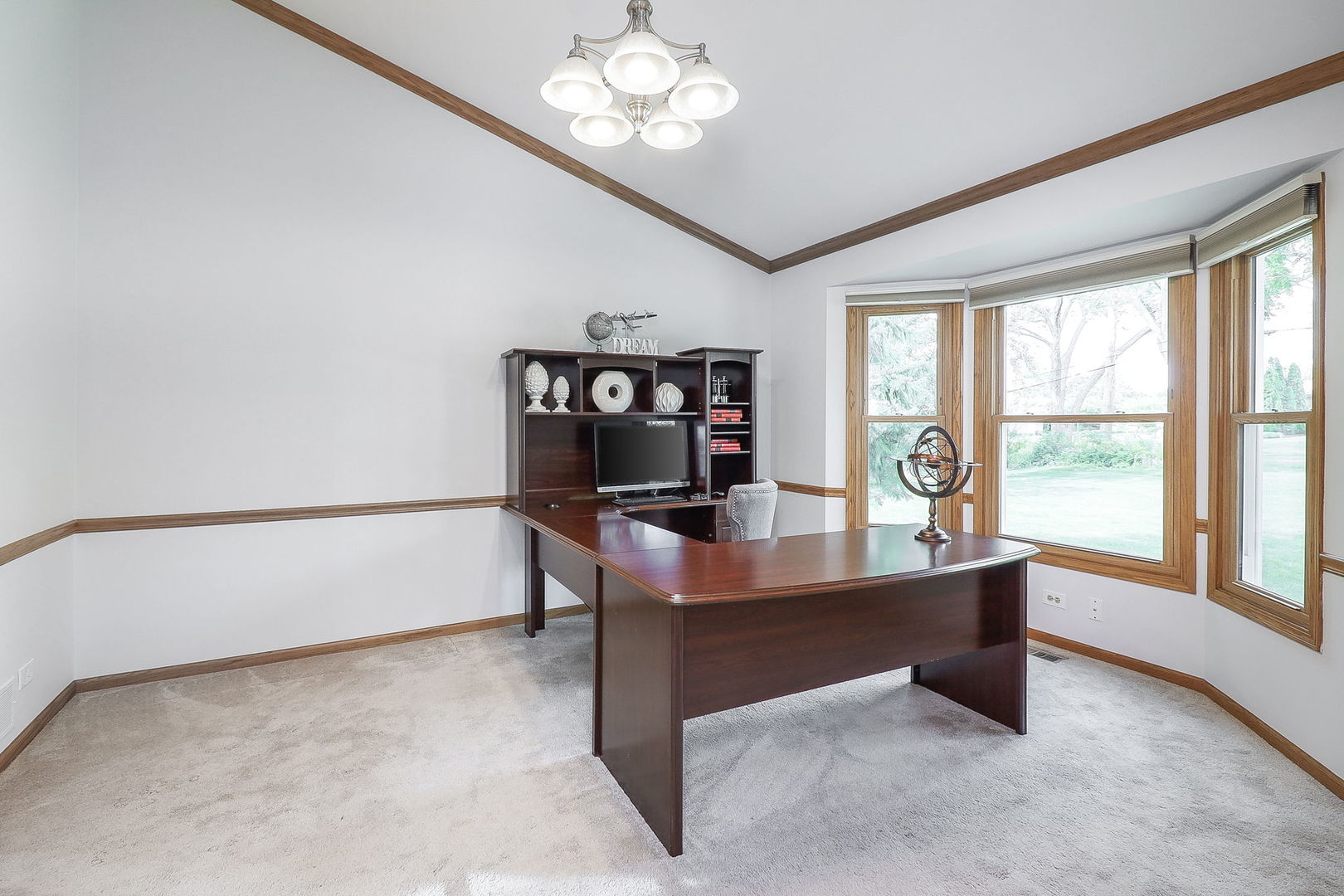 1611 Ainsley Lane