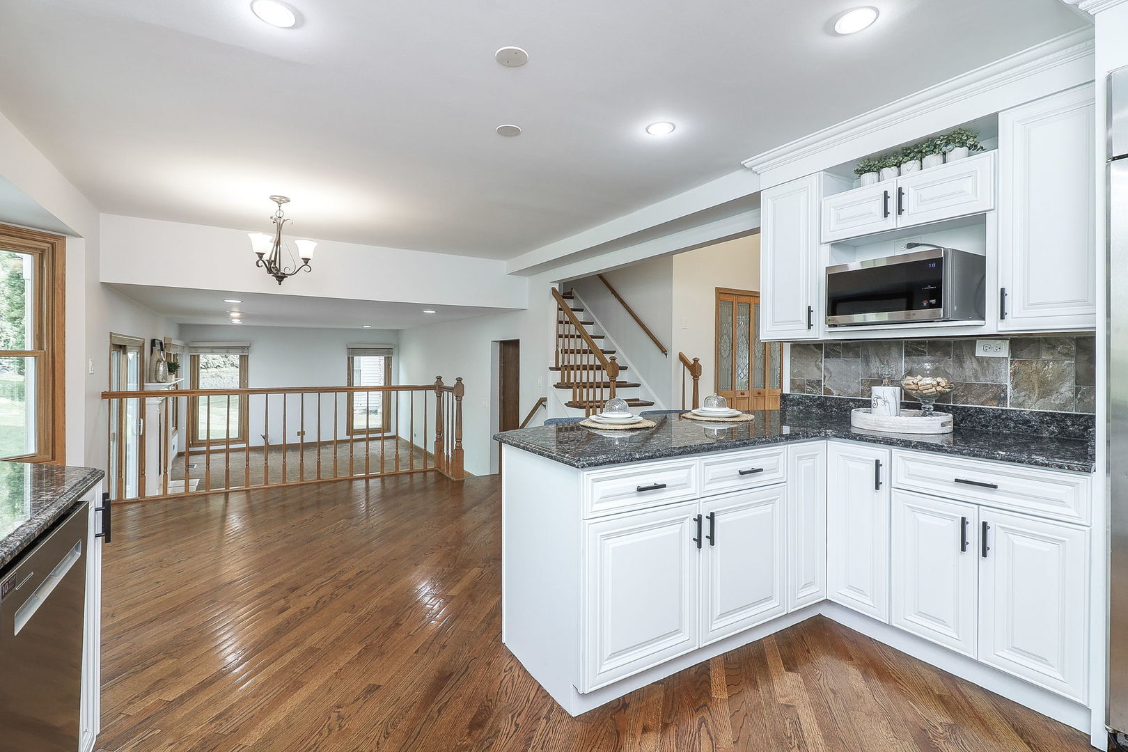 1611 Ainsley Lane