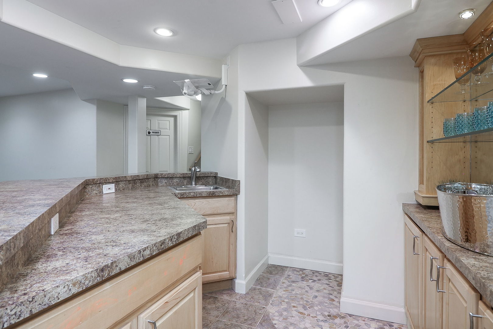 1611 Ainsley Lane