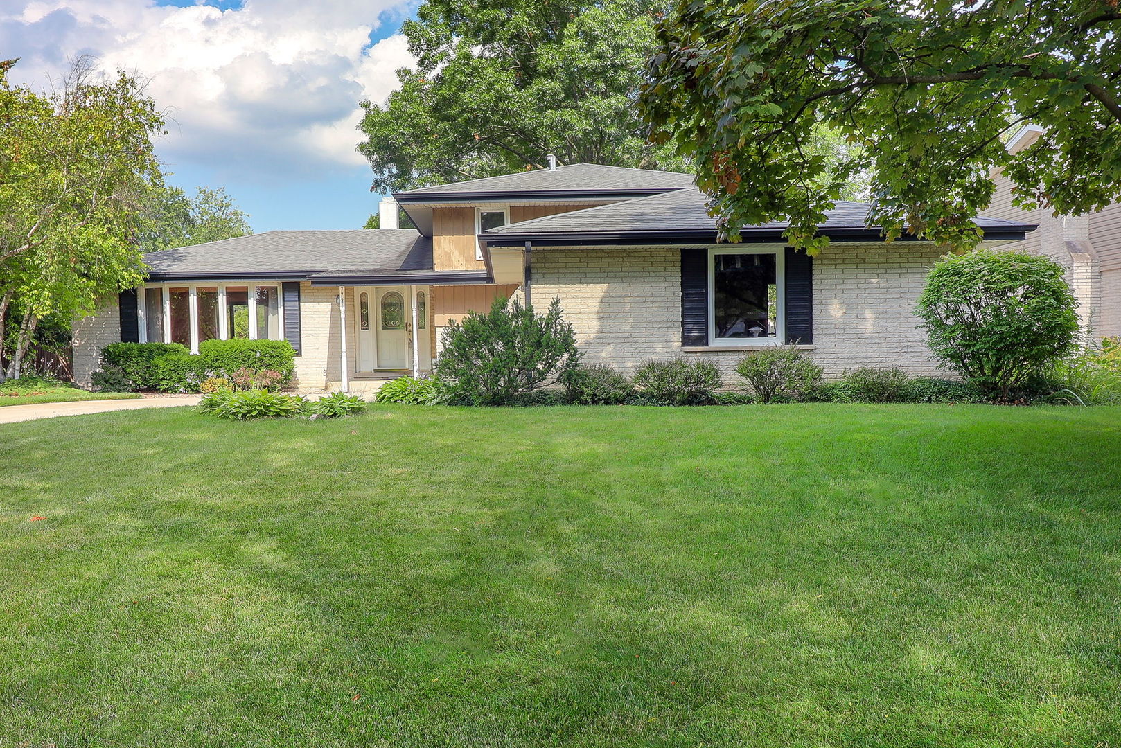 7721 Queens Court