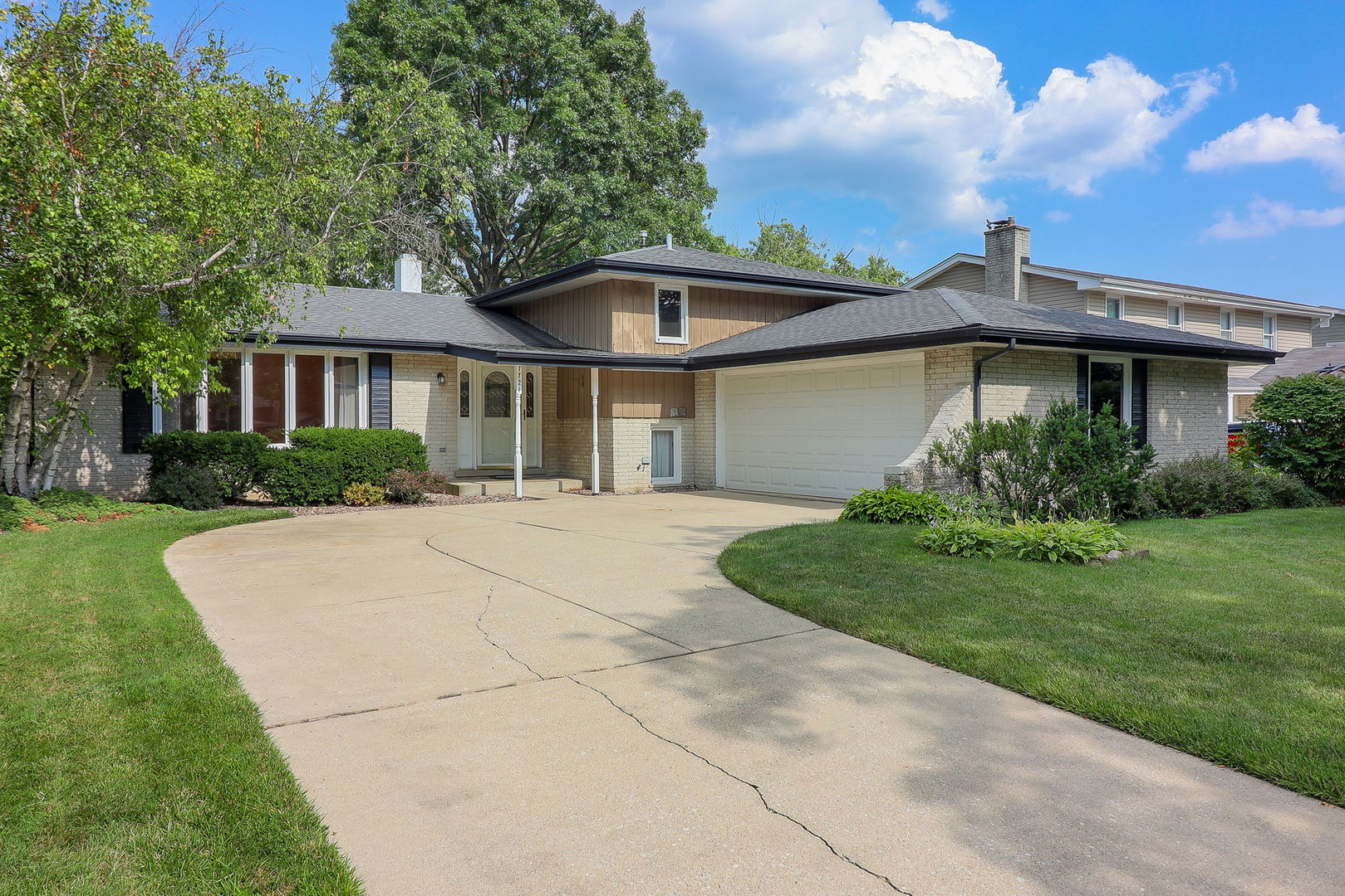 7721 Queens Court