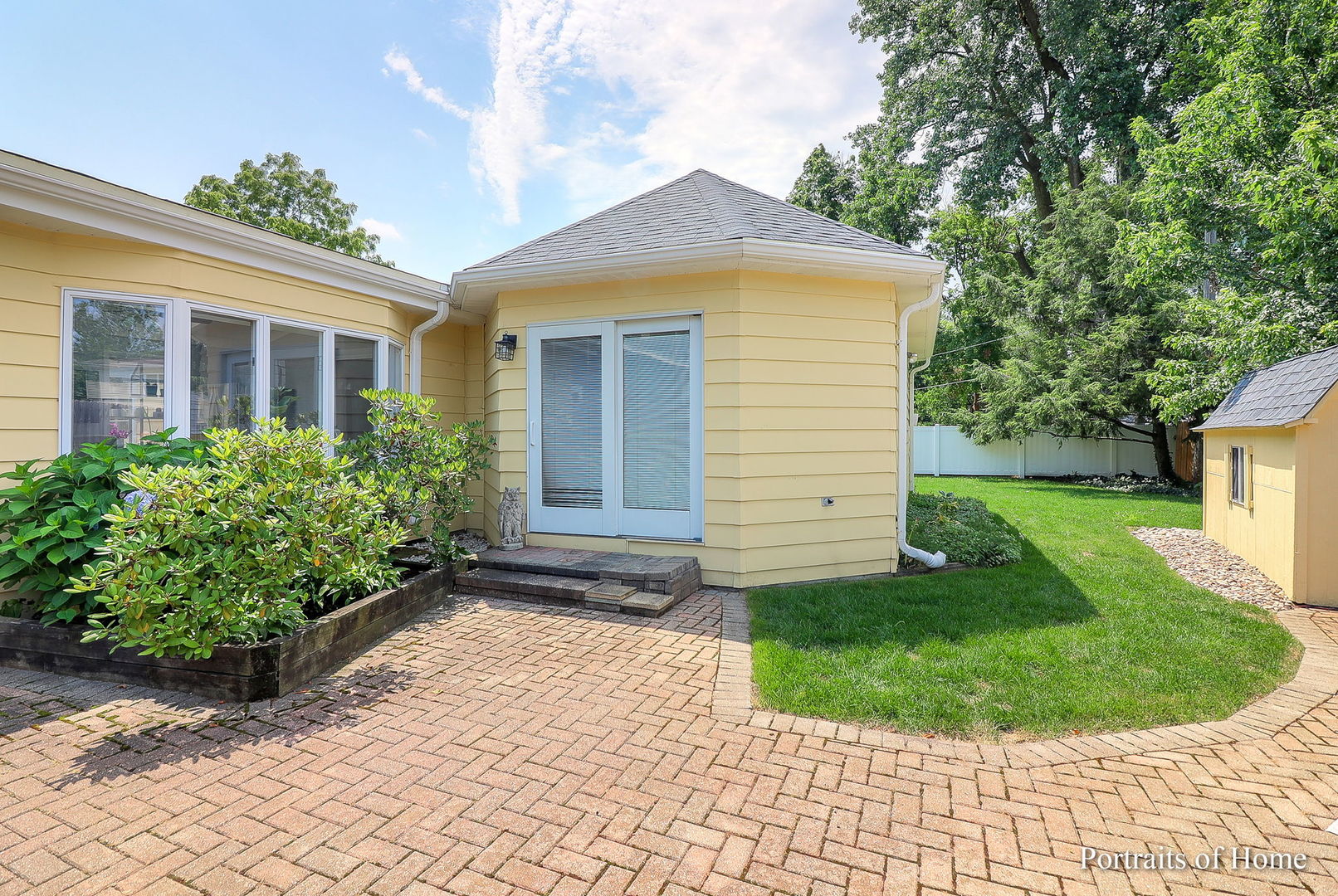 1107 E Prairie Avenue
