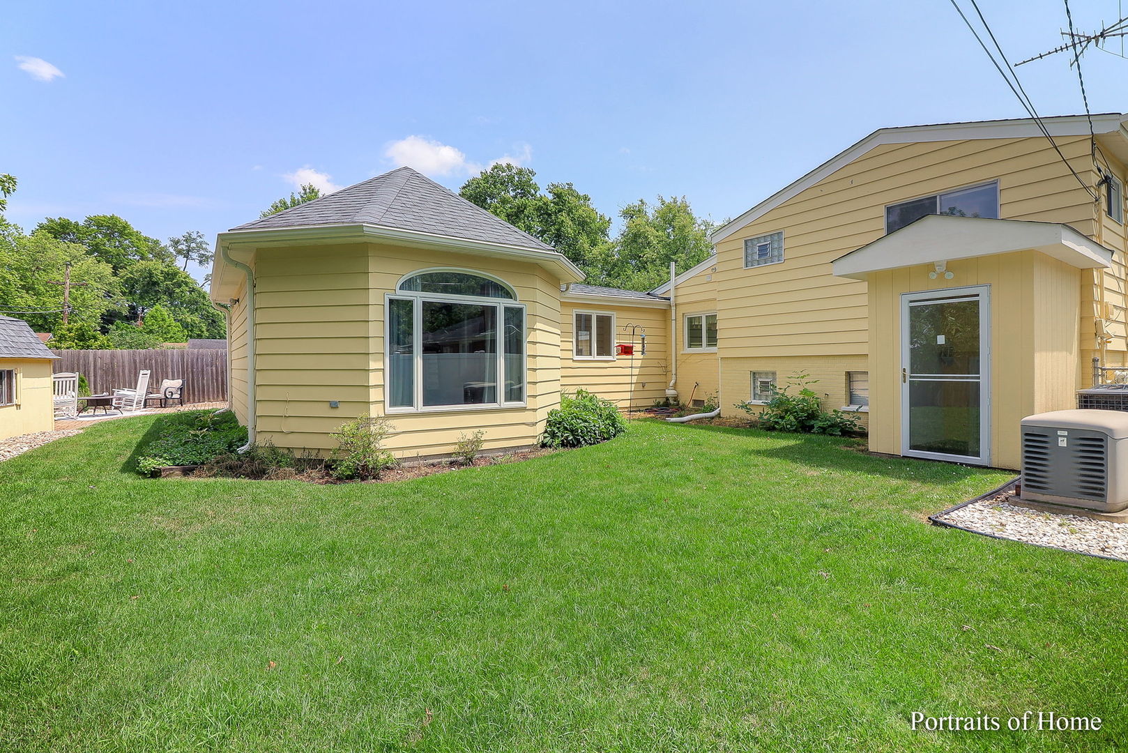 1107 E Prairie Avenue