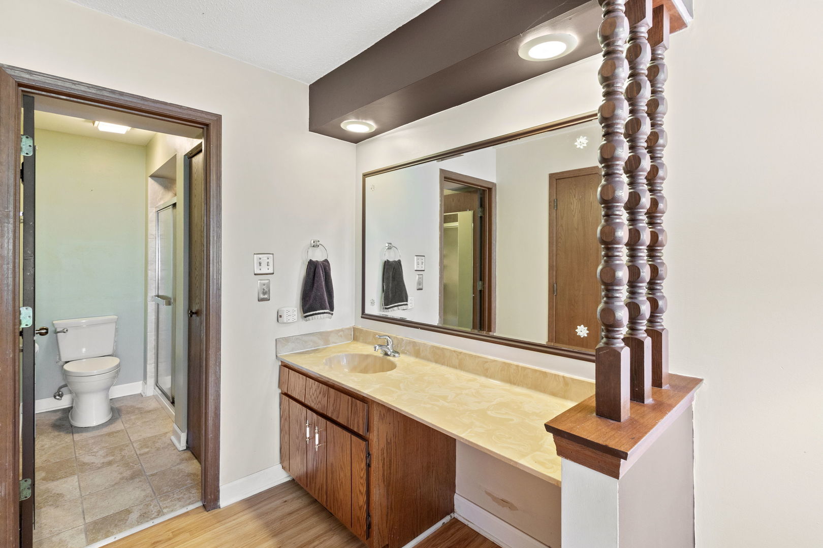 525 Cumnor Road Unit: 301