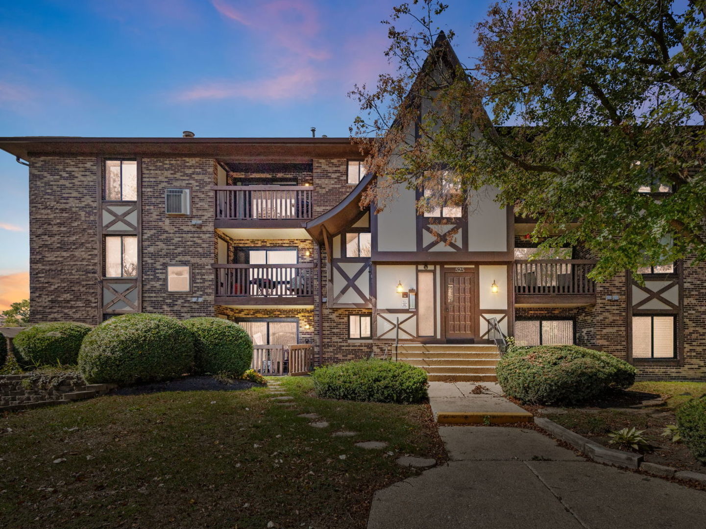 525 Cumnor Road Unit: 301