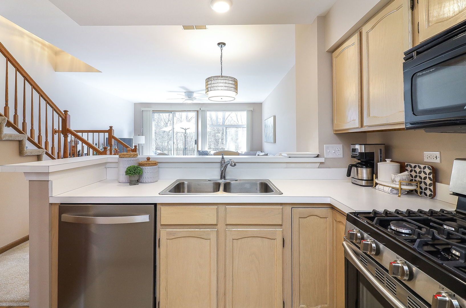 1149 E Addison Avenue