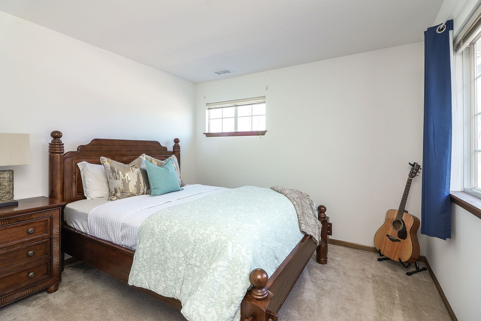 1149 E Addison Avenue