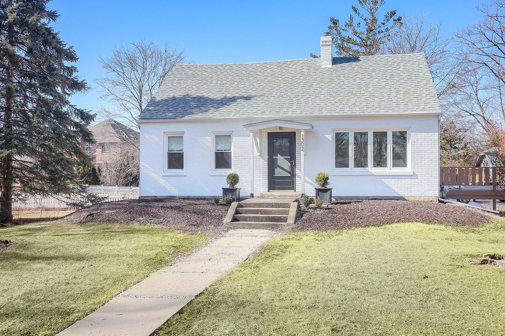 1302 S Luther Avenue