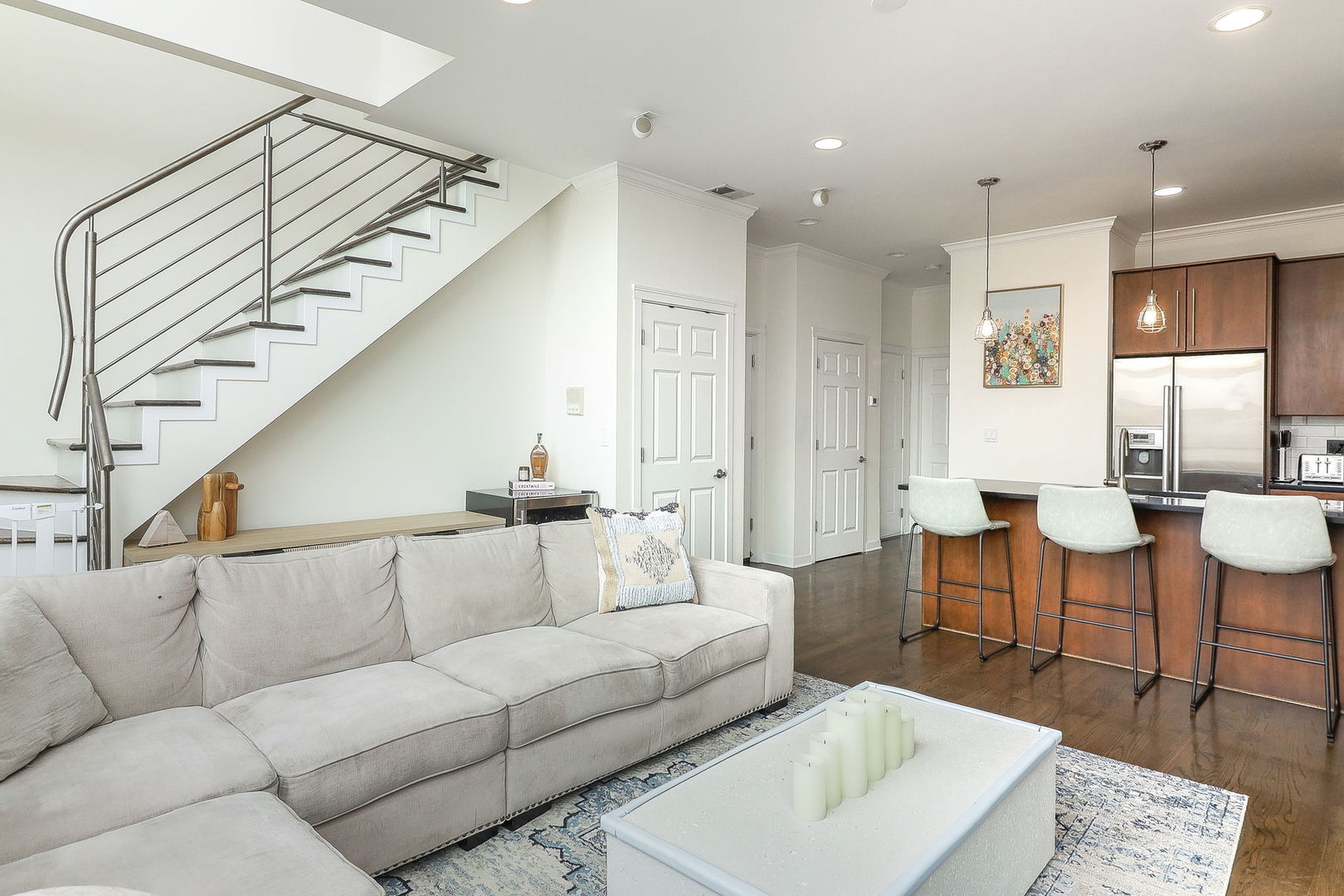 1644 W Blackhawk Street Unit: 2E