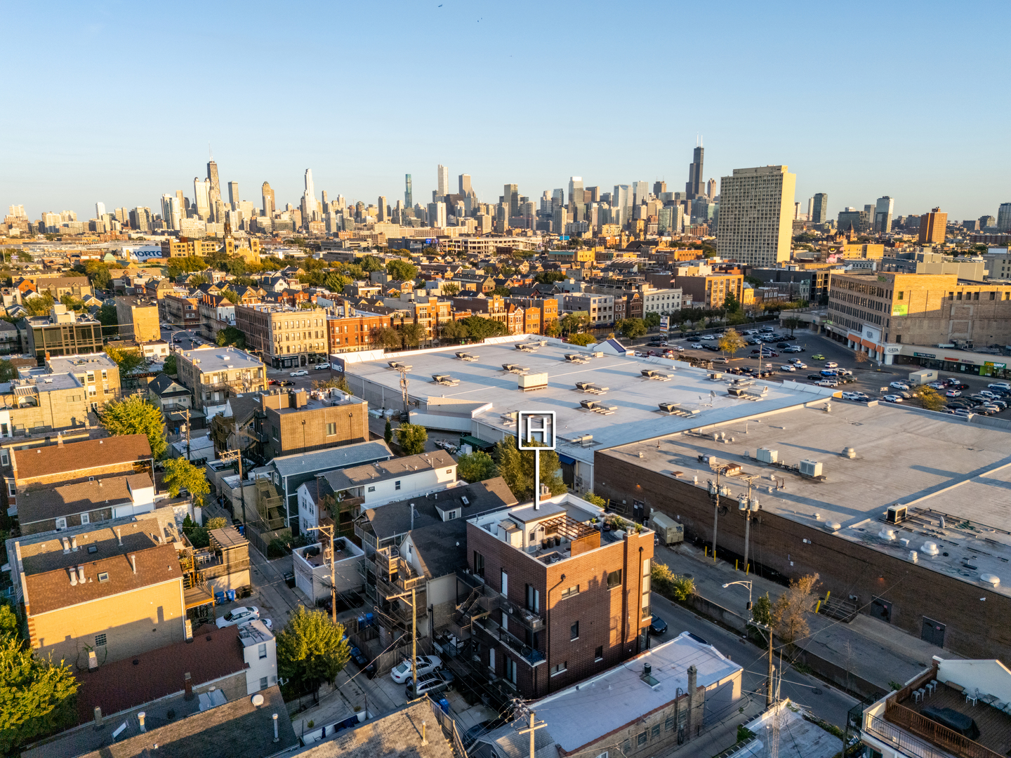 1644 W Blackhawk Street Unit: 2E