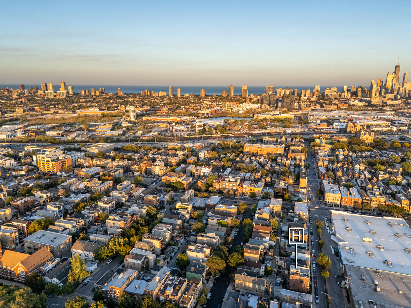 1644 W Blackhawk Street Unit: 2E