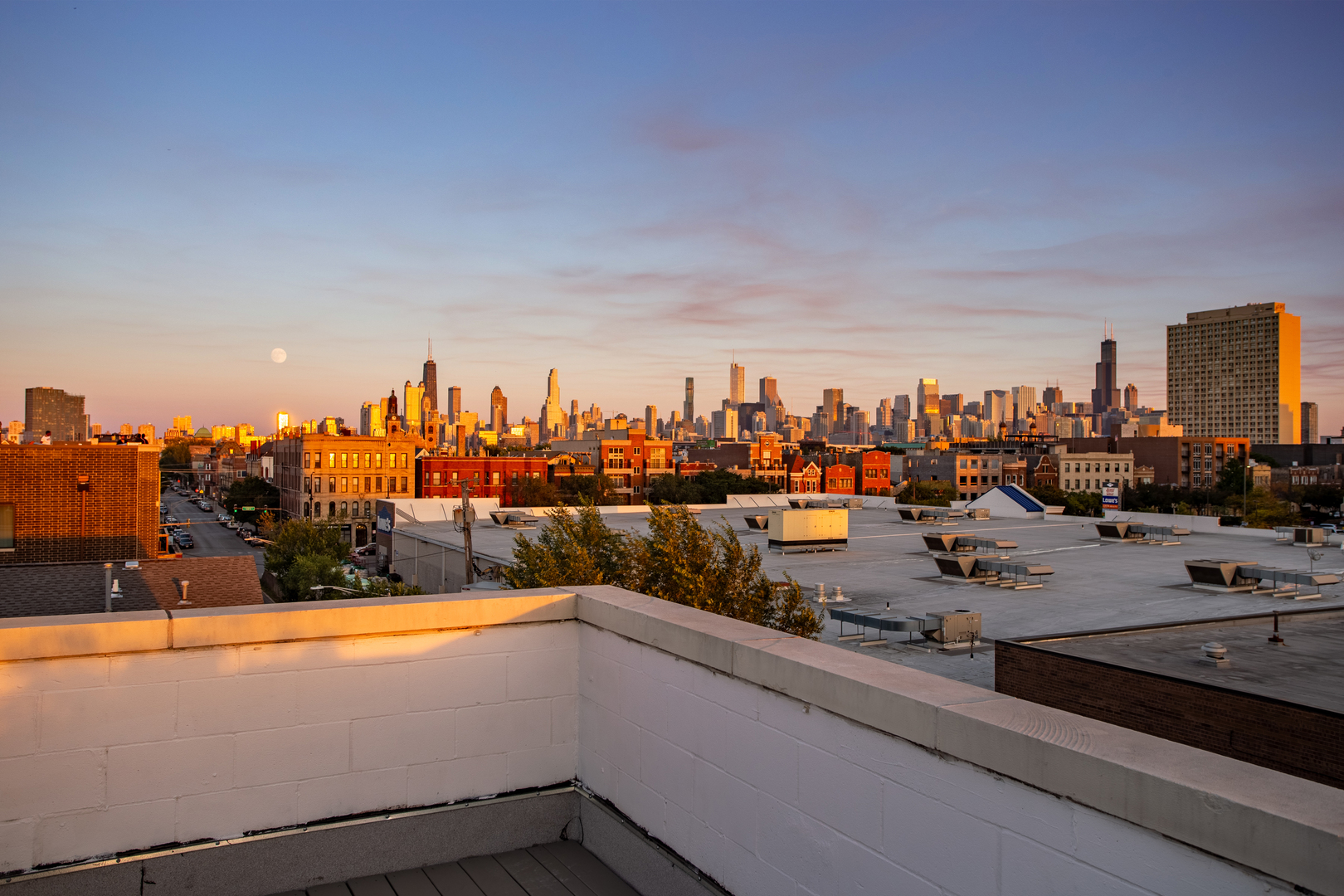 1644 W Blackhawk Street Unit: 2E