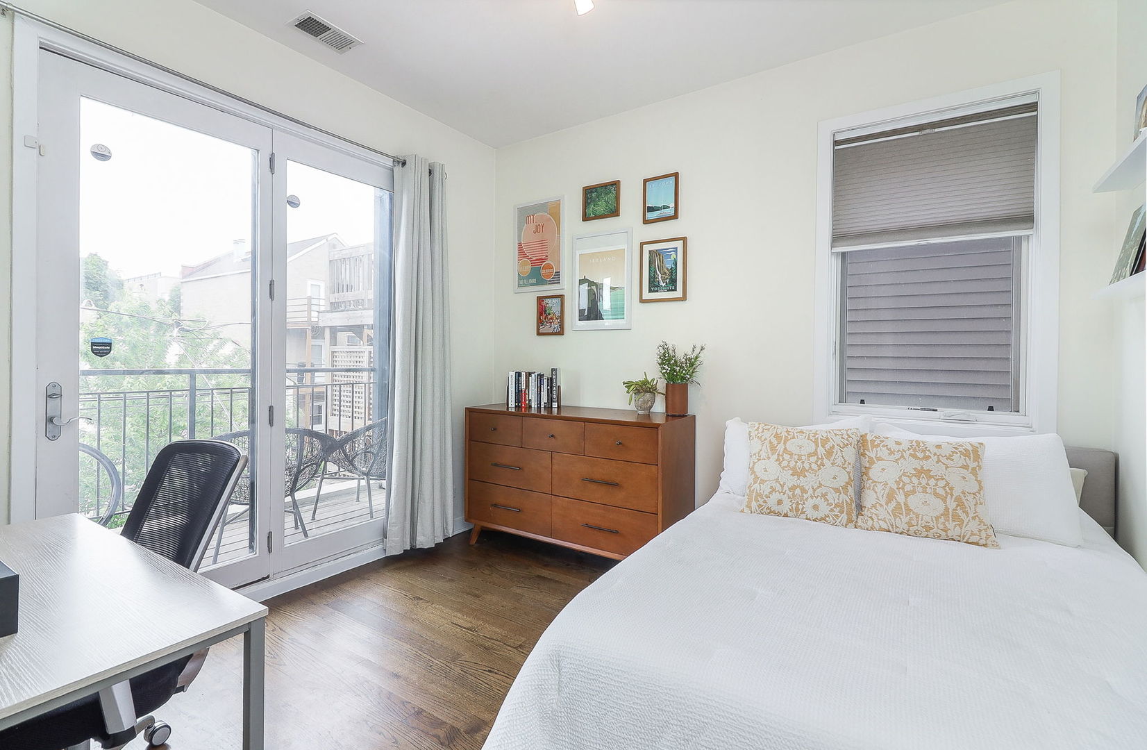 1644 W Blackhawk Street Unit: 2E