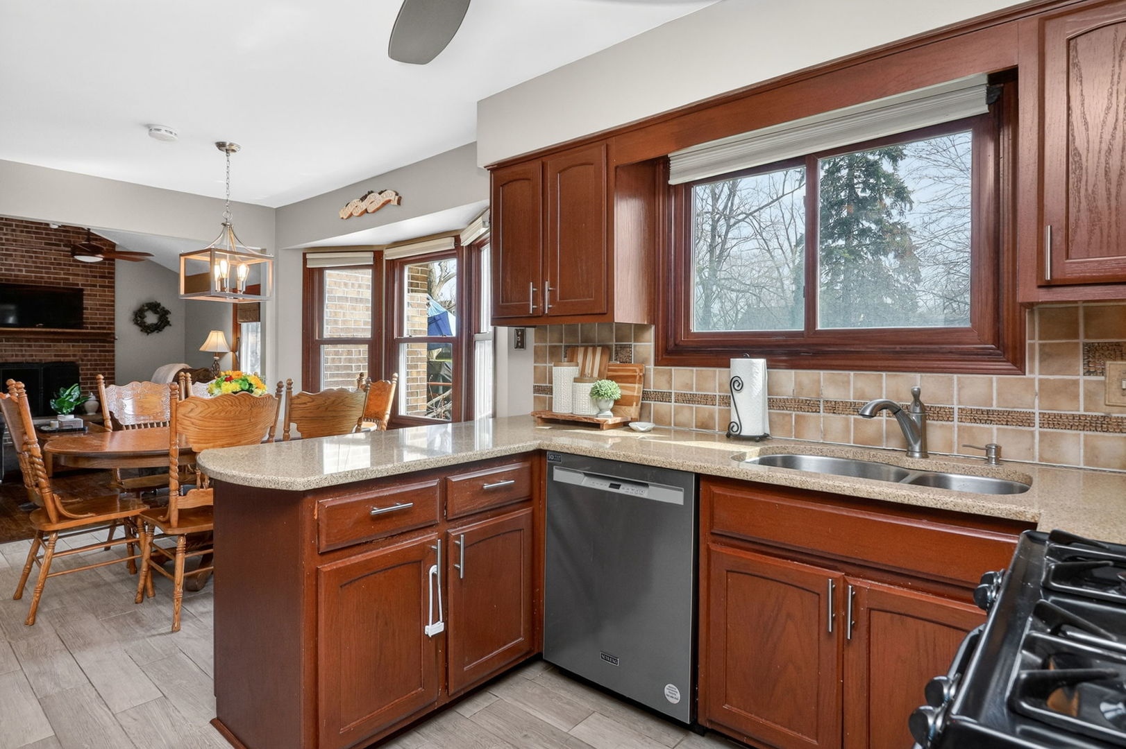 2123 Green Valley Road