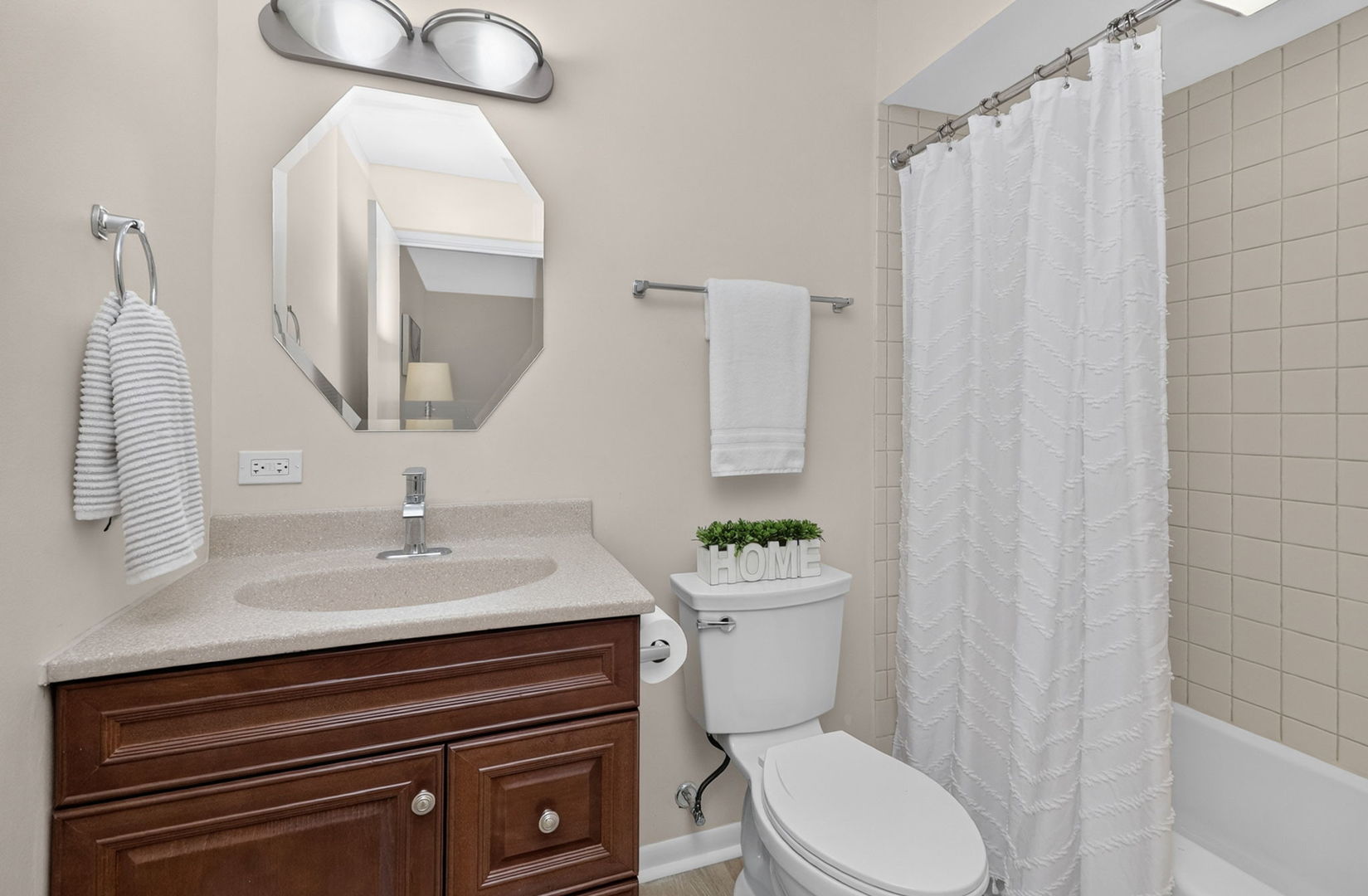 7353 Blackburn Avenue Unit: K106