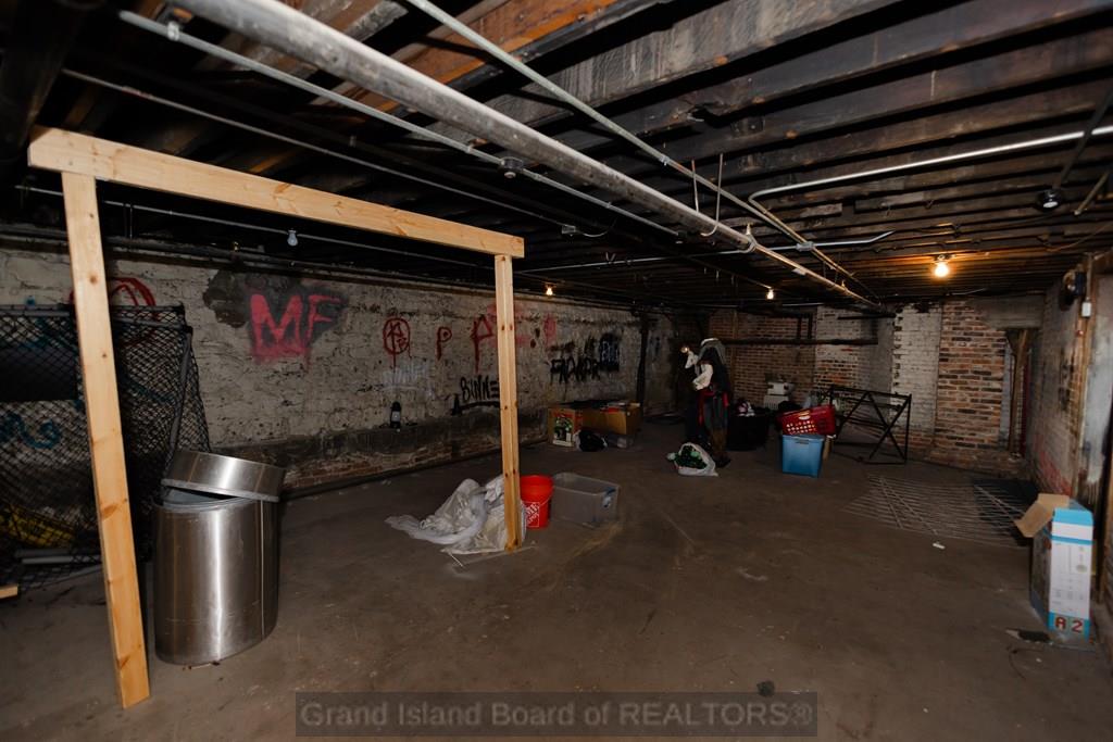 105 W 3rd Street