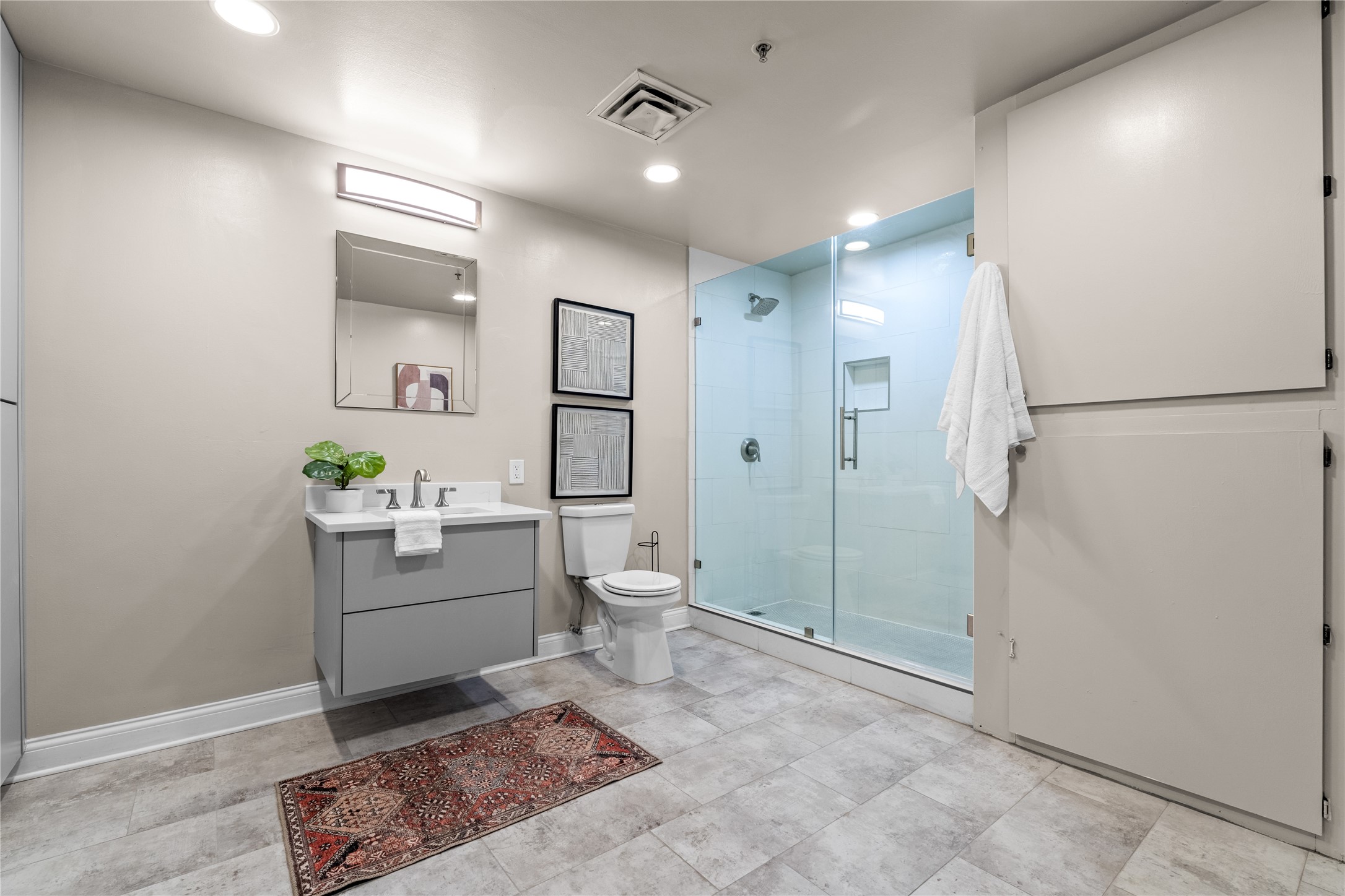 1122 Jackson Street 203