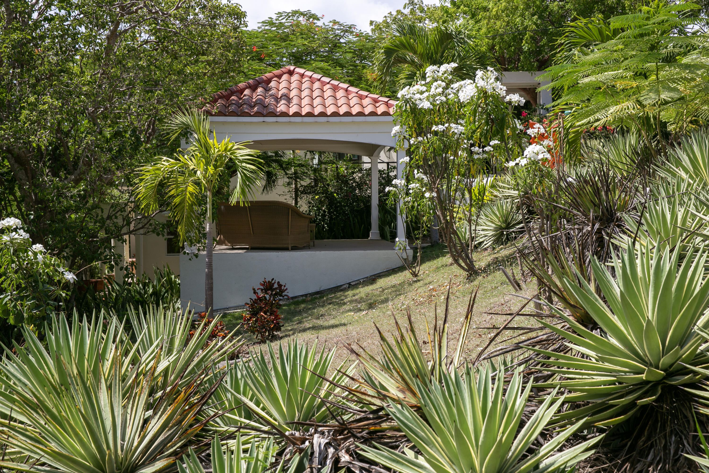 330-9 Chocolate Hole, St John