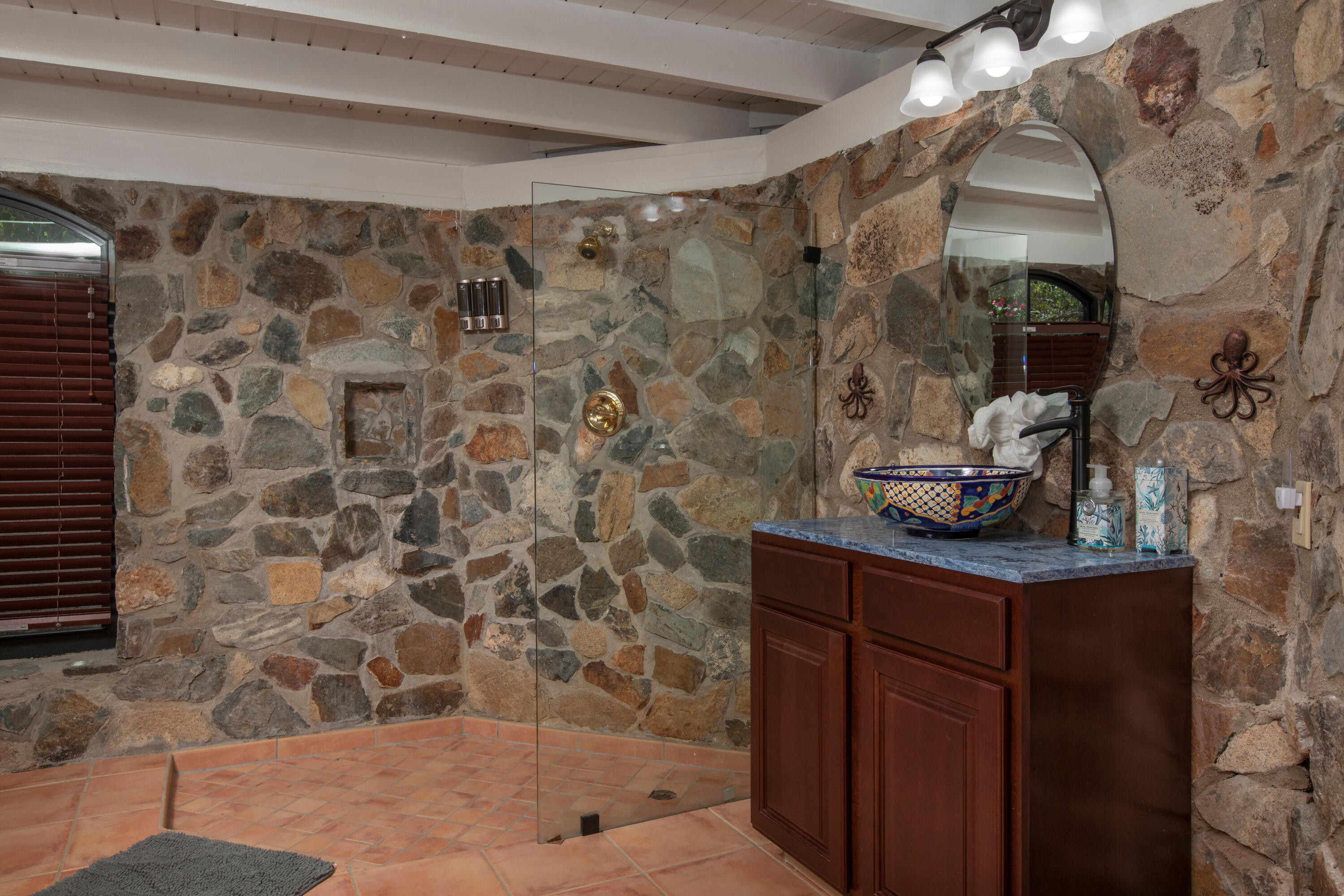 330-9 Chocolate Hole, St John