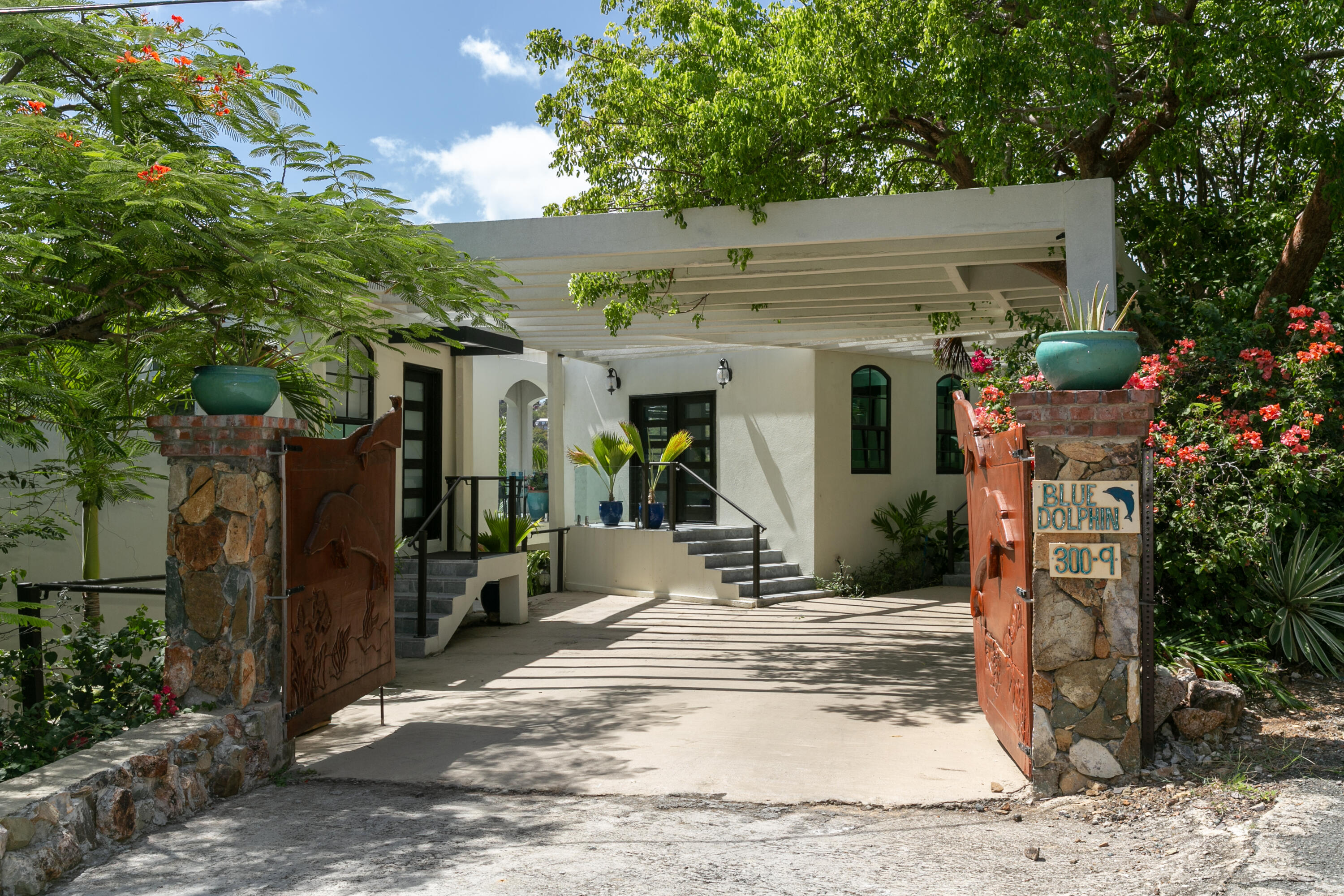 330-9 Chocolate Hole, St John