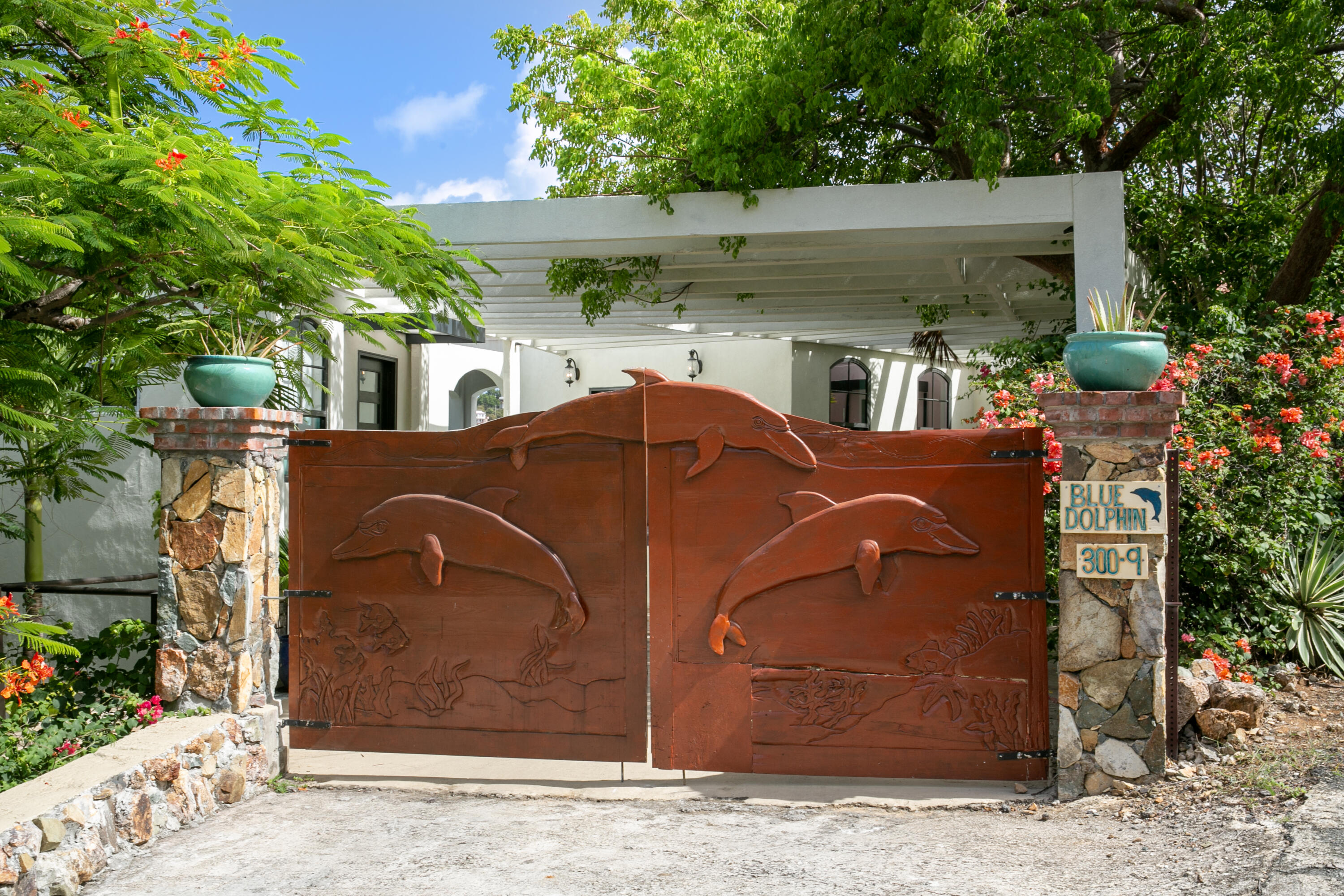 330-9 Chocolate Hole, St John