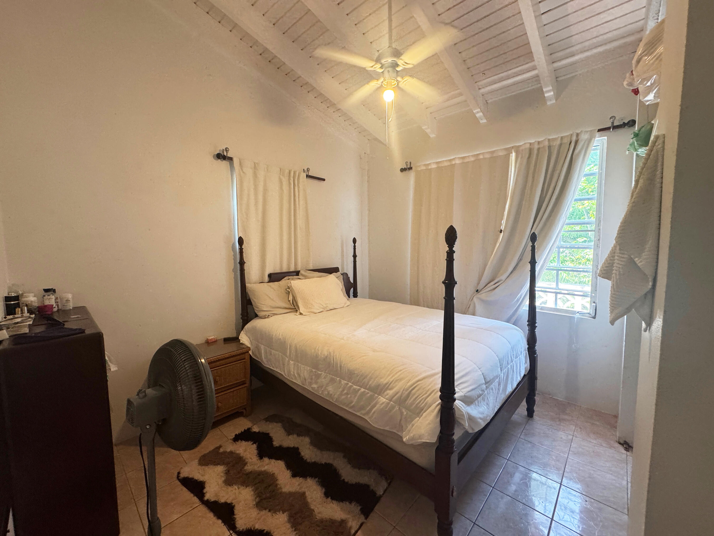 13BAA Contant/Enighed, St John