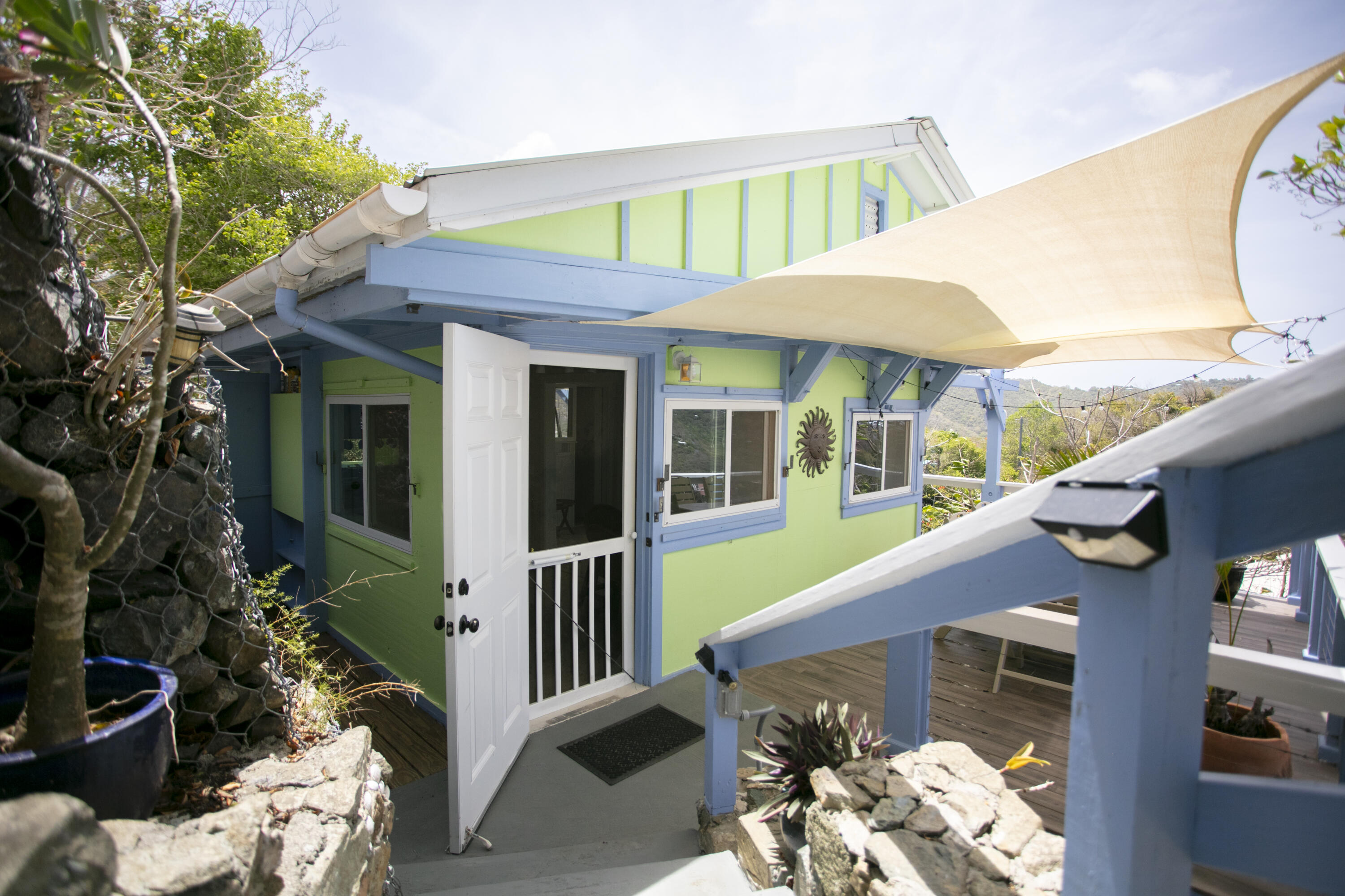 10-26-5REM Carolina, St John