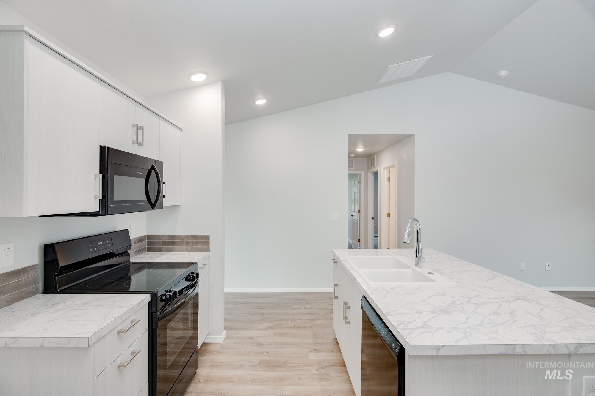 11106 W Peterborough St