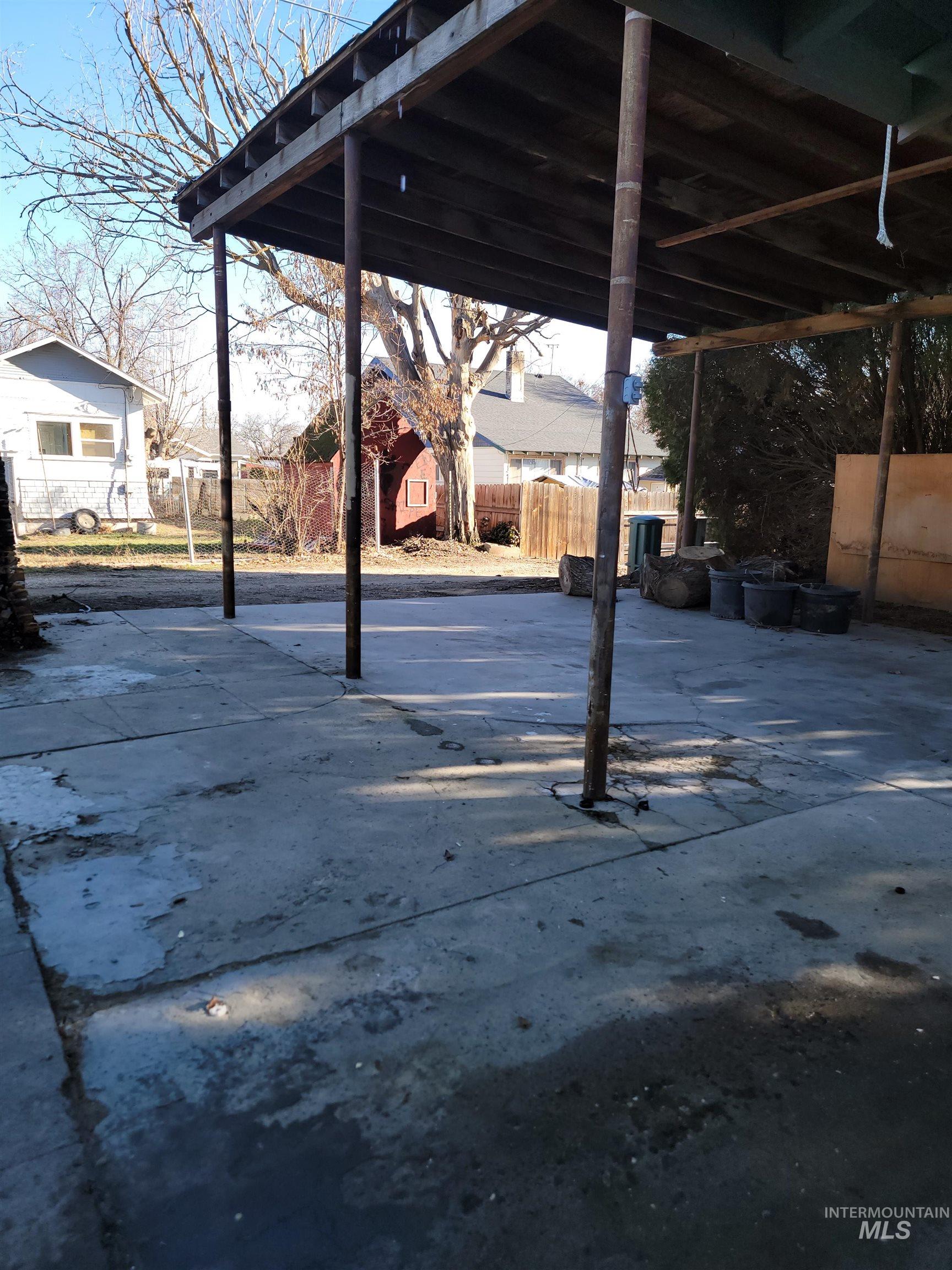 612 N 4th Street