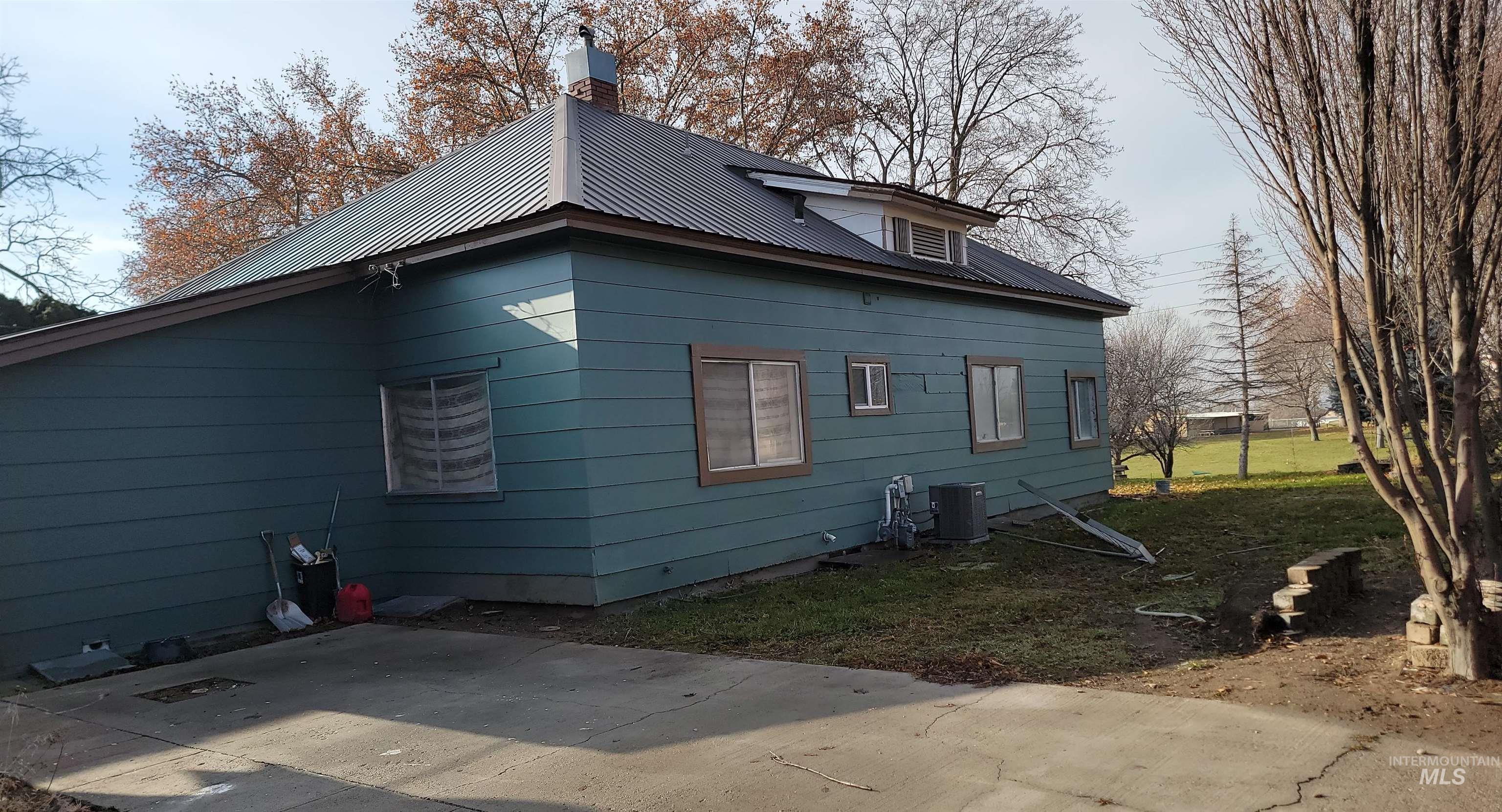 612 N 4th Street