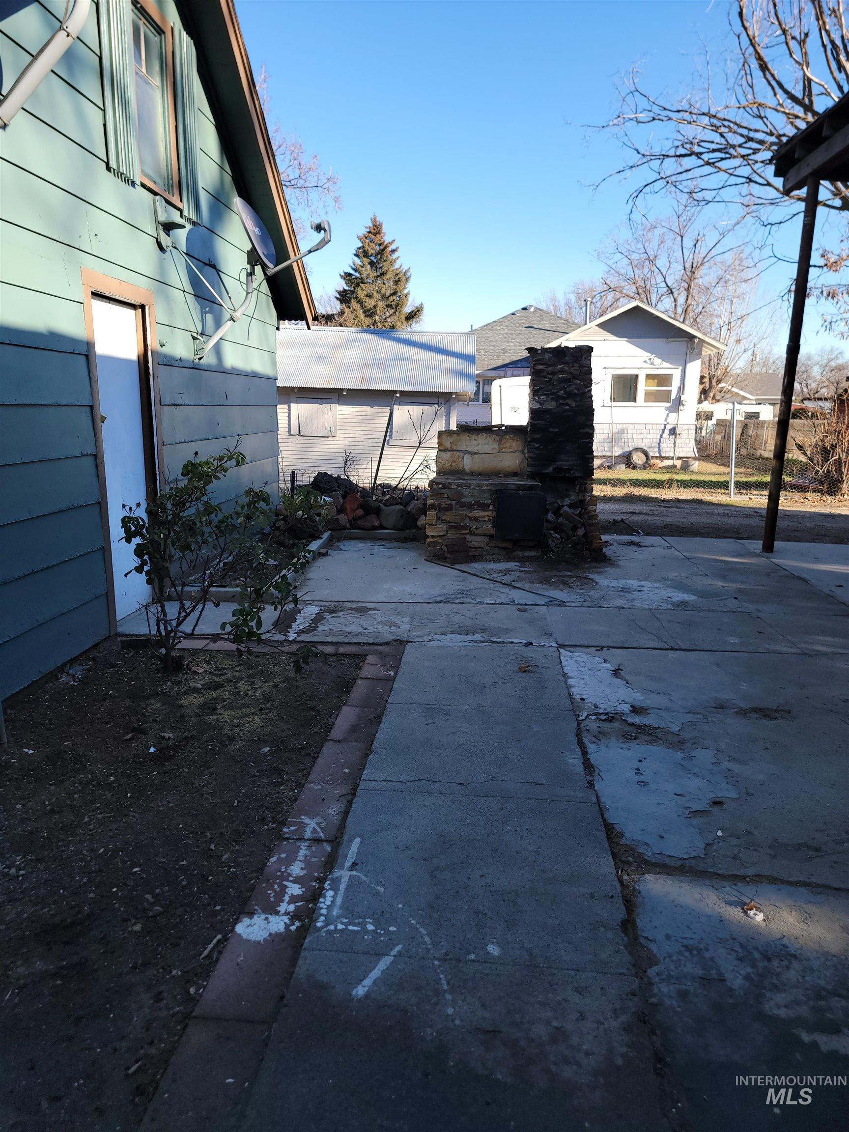 612 N 4th Street