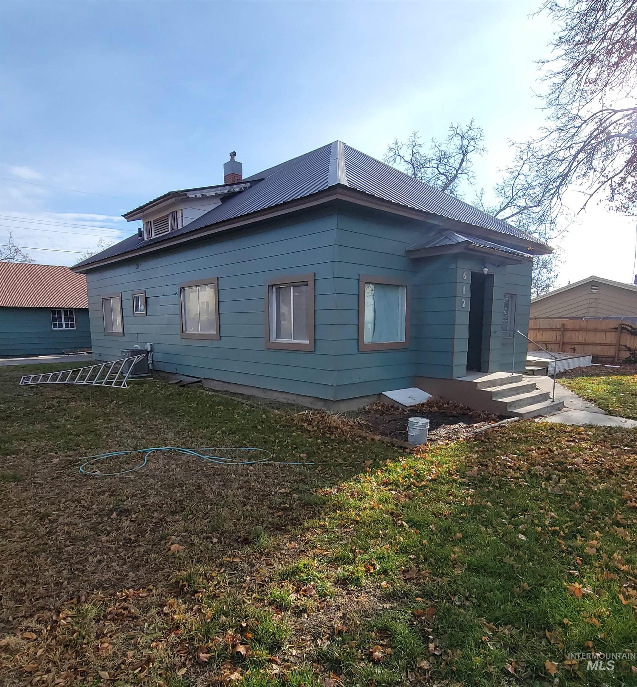 612 N 4th Street