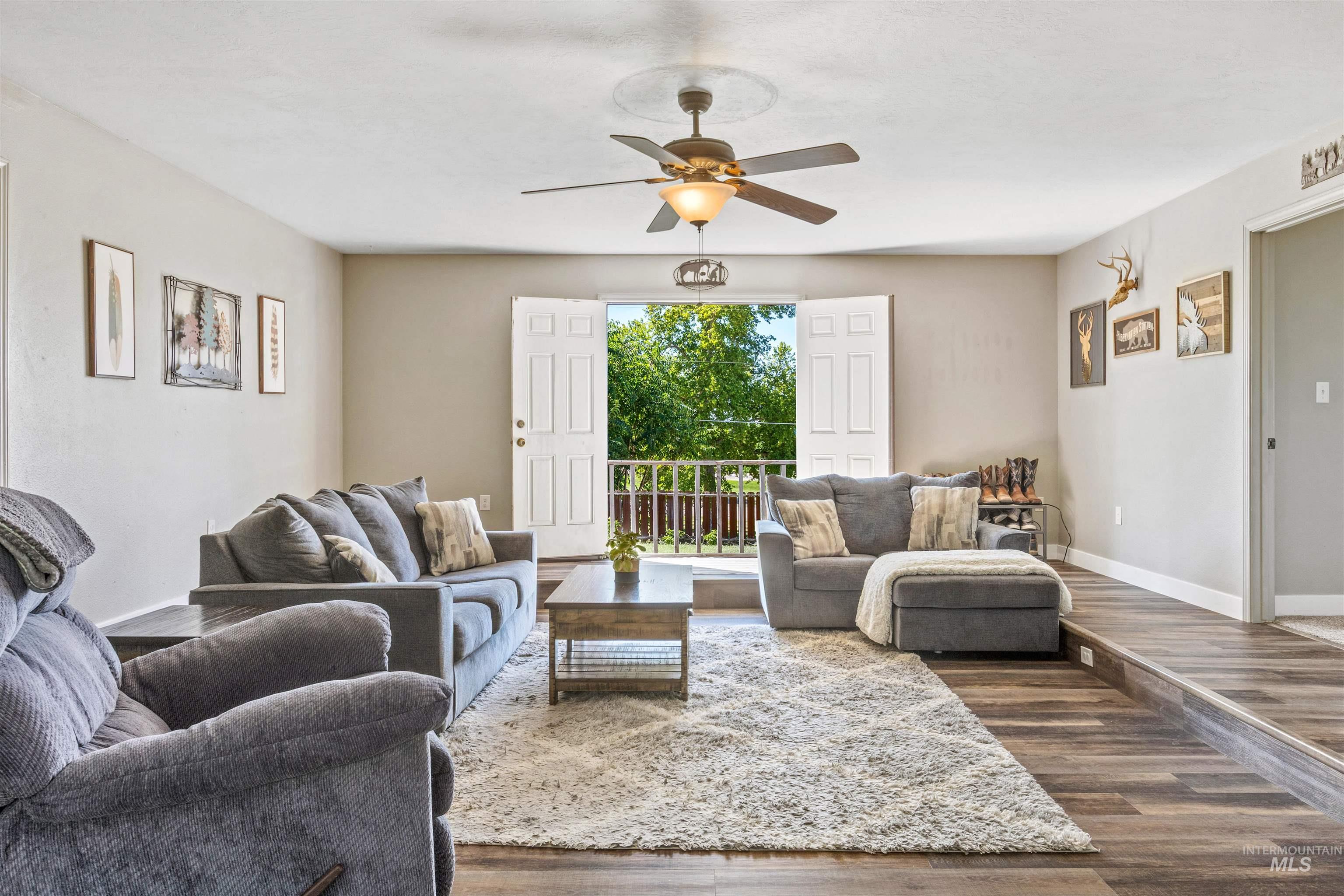 1009 E Stockton Road