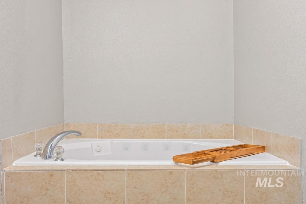 1009 E Stockton Road