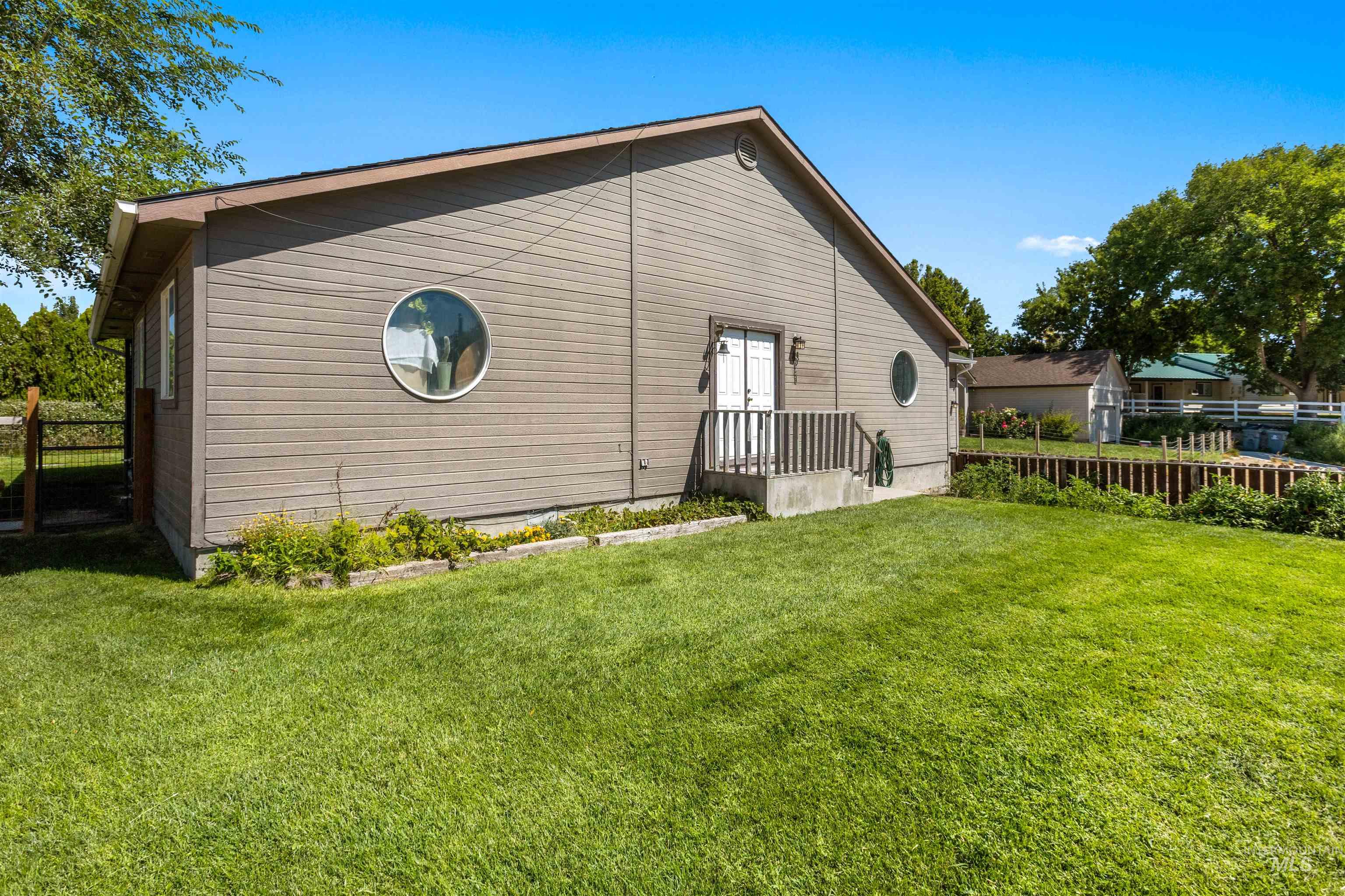 1009 E Stockton Road