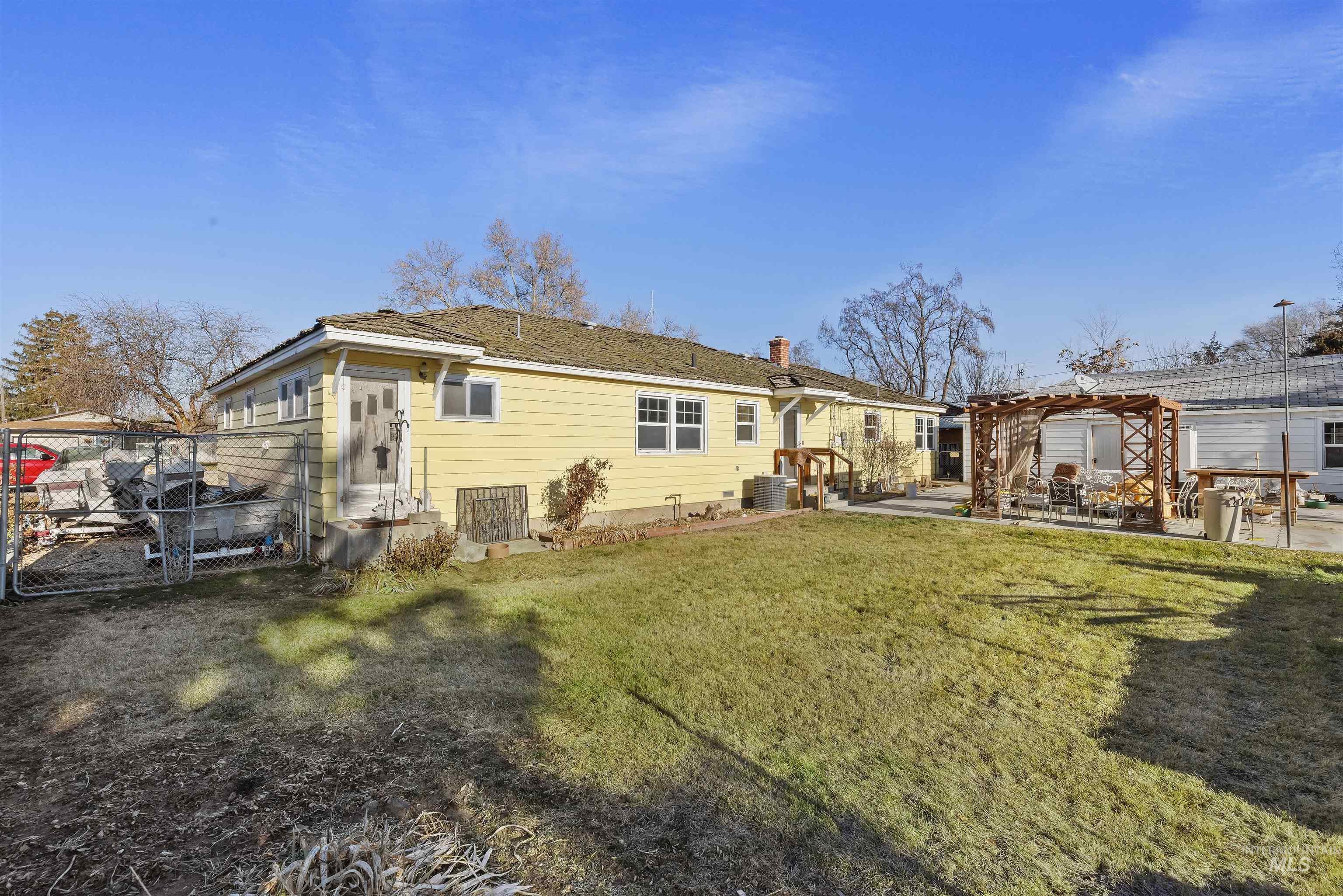 1410 10th Ave S