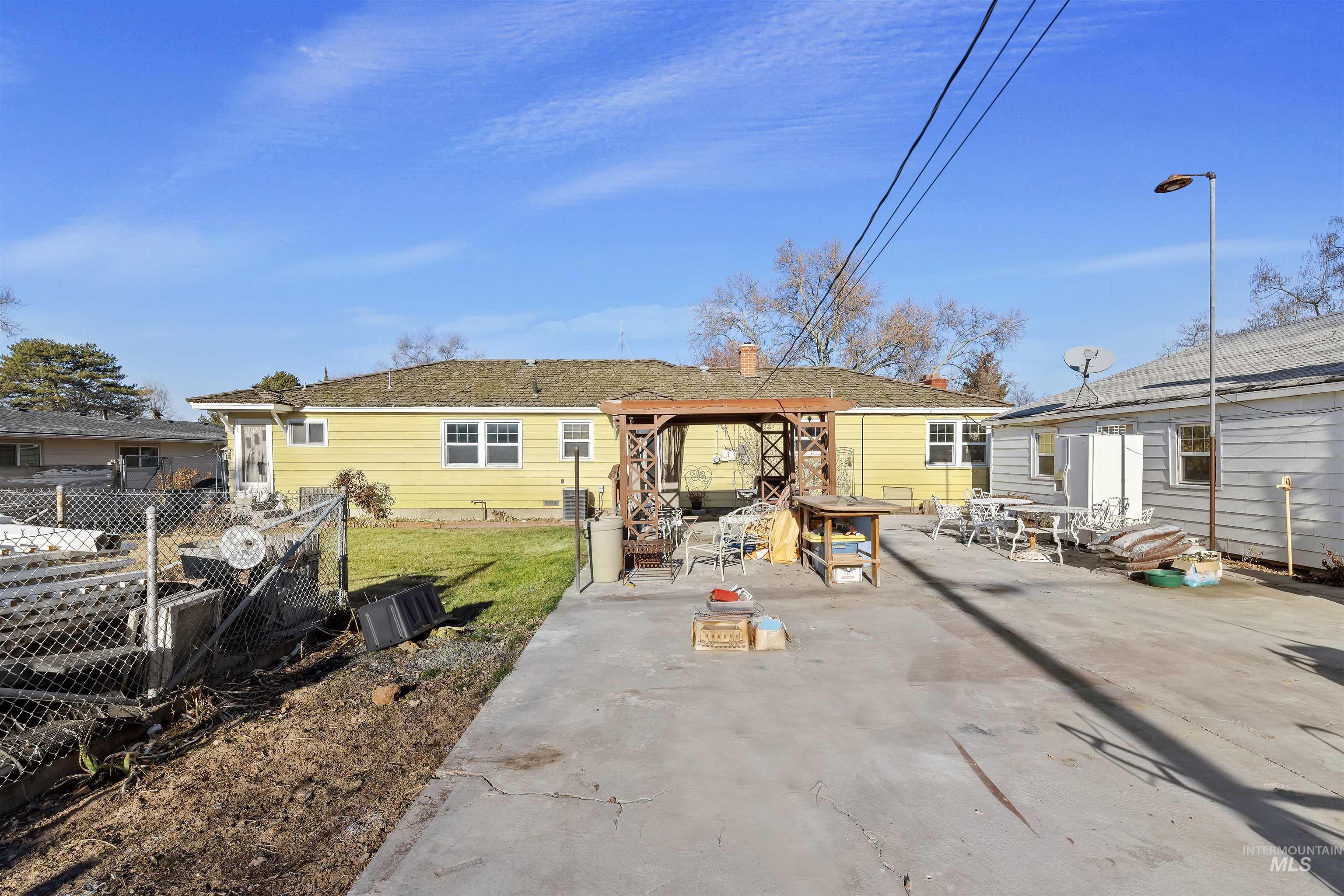 1410 10th Ave S