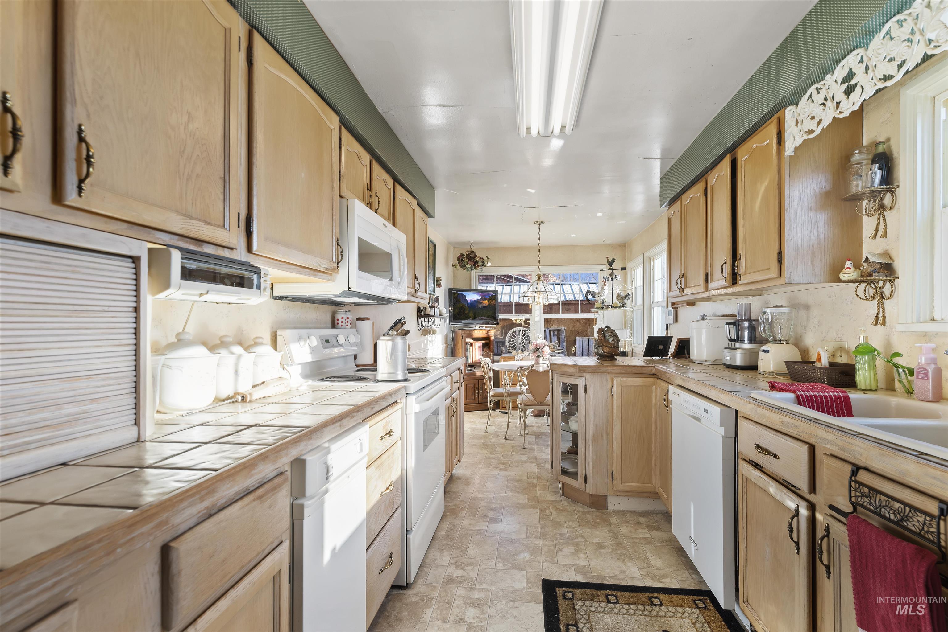 1410 10th Ave S