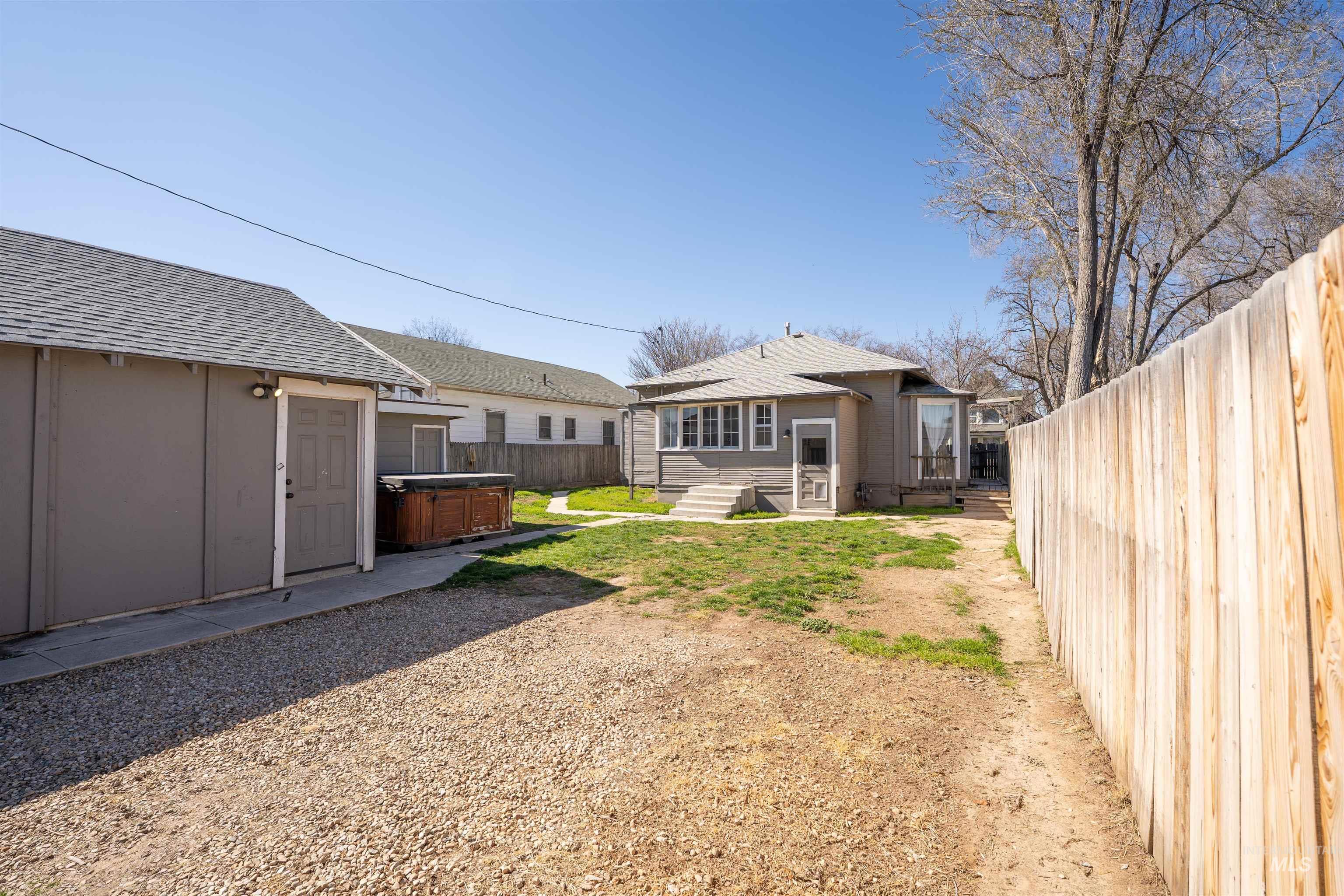 820 11th Ave South