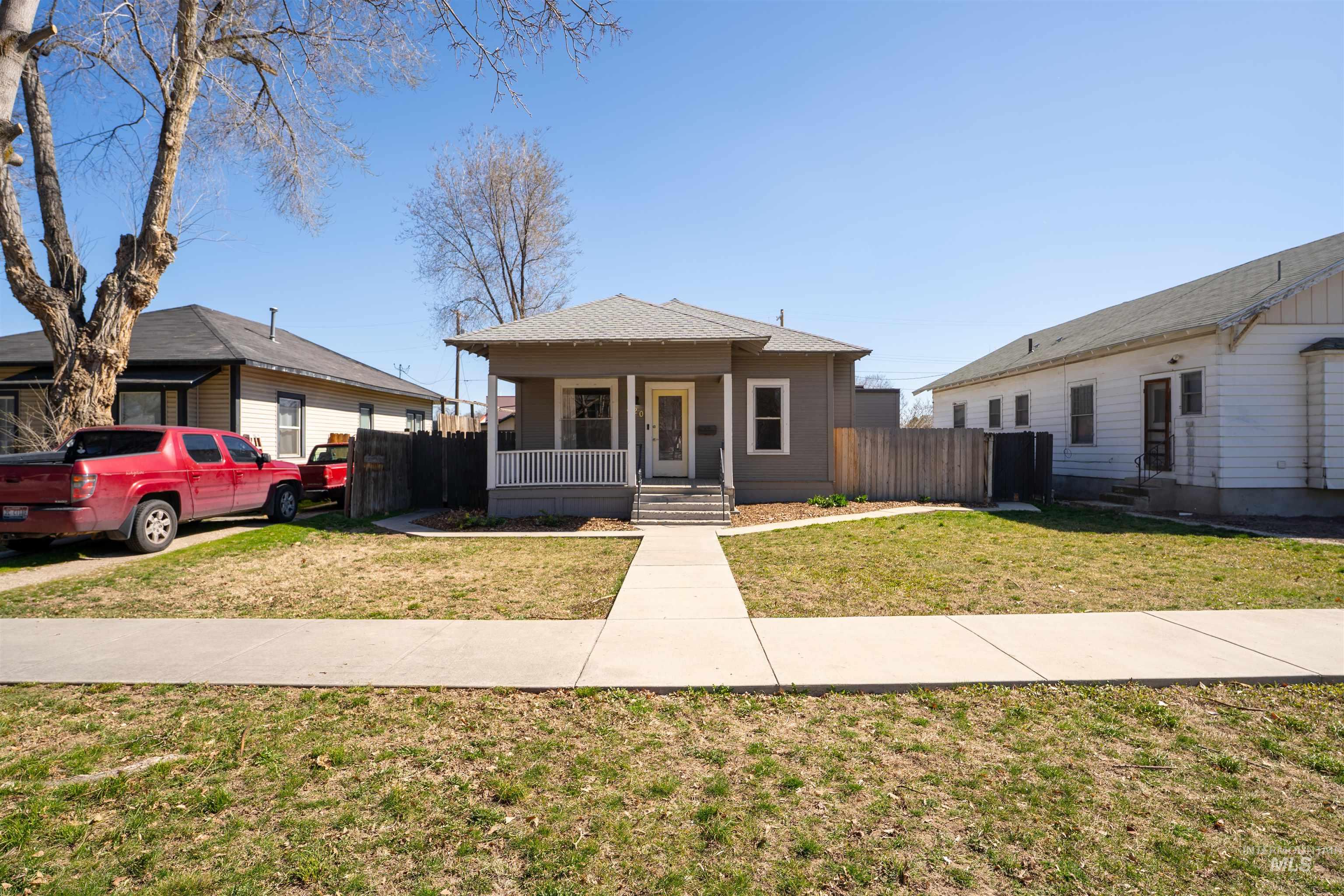 820 11th Ave South
