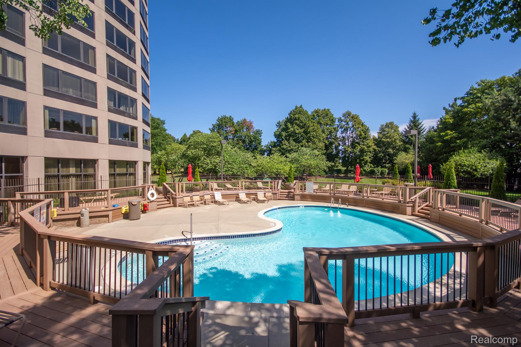 5000 TOWN CTR 1206