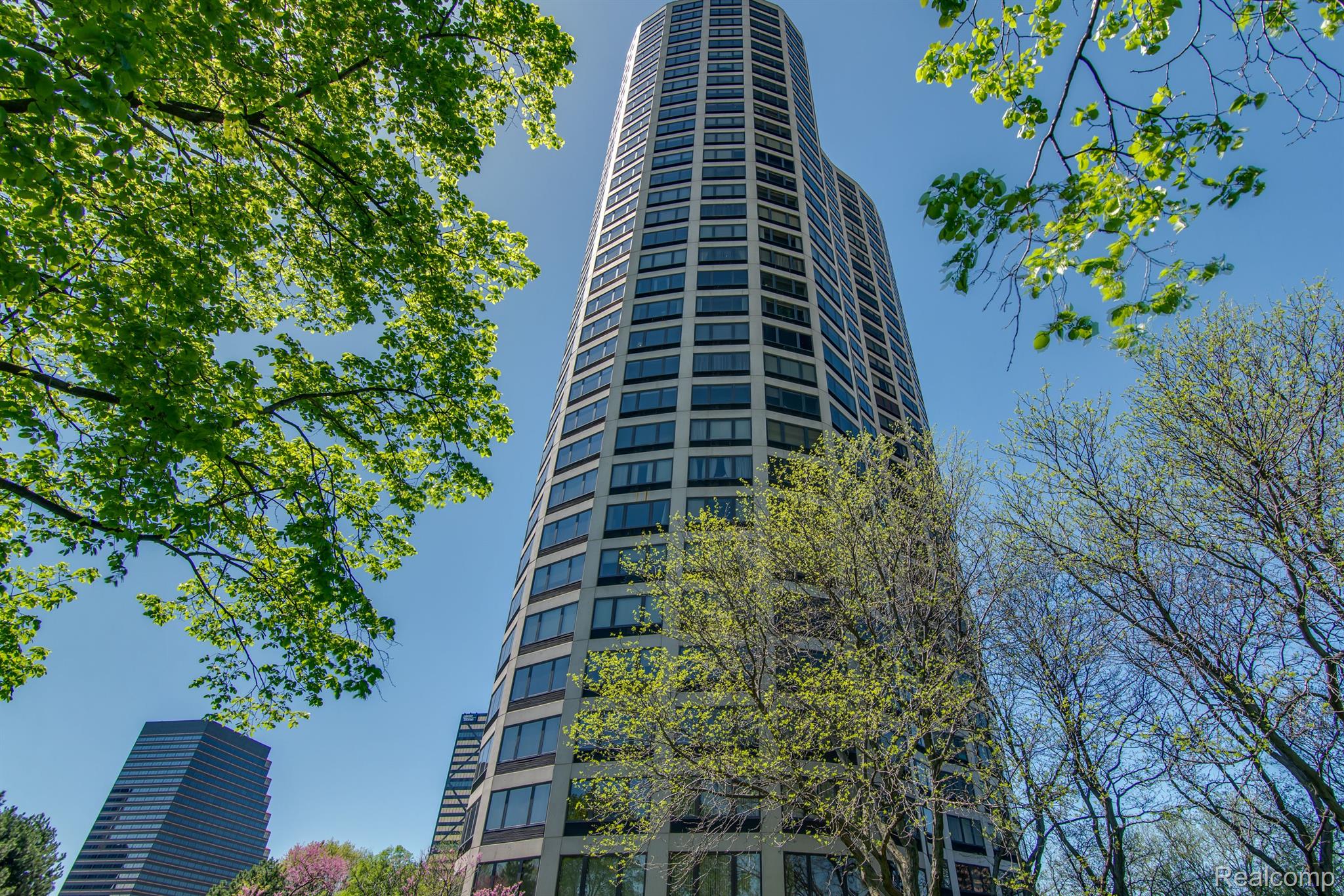 5000 TOWN CTR 1206