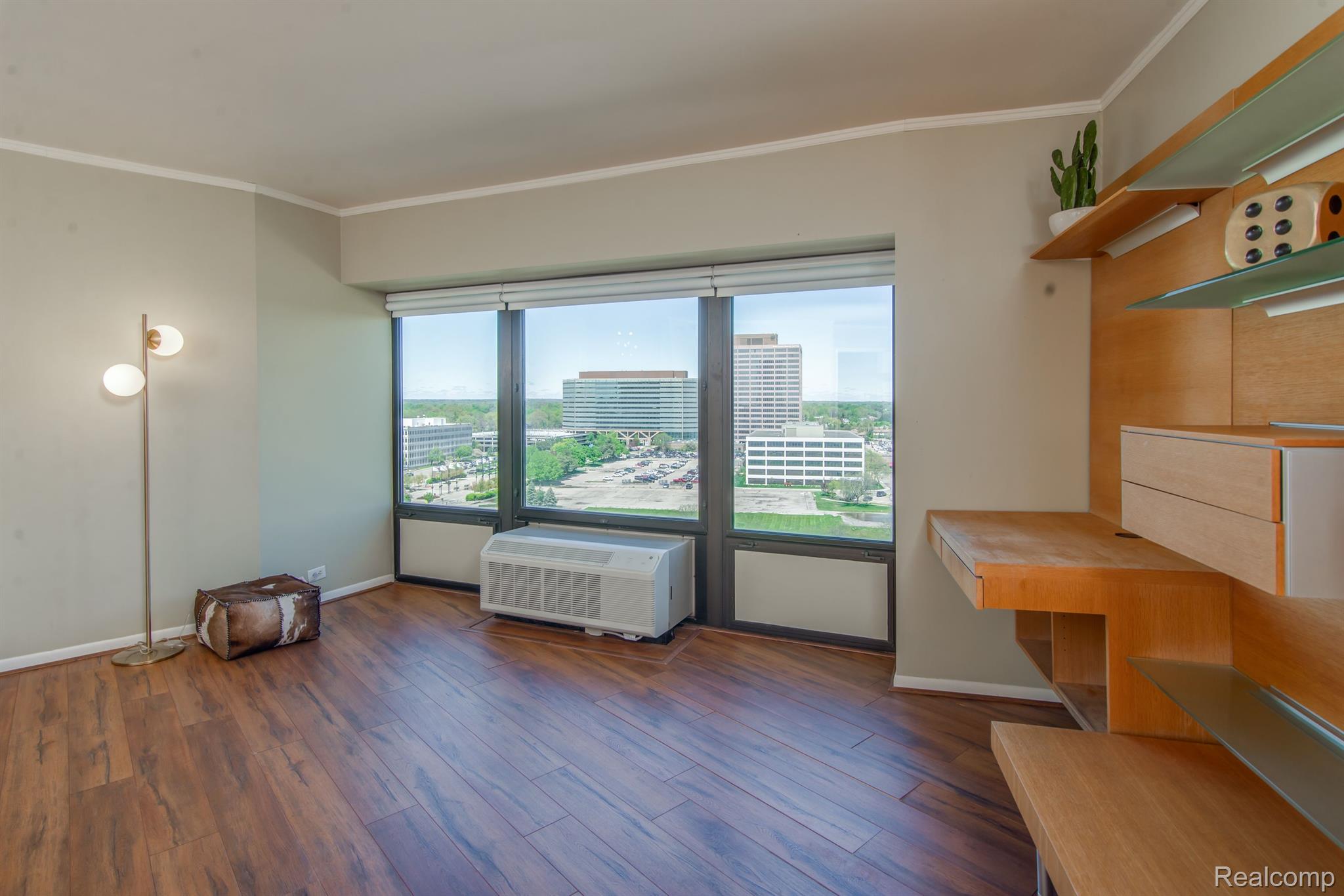 5000 TOWN CTR 1206