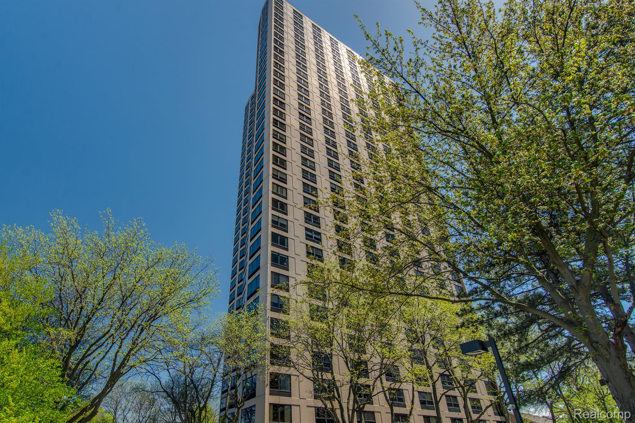 5000 TOWN CTR 1206