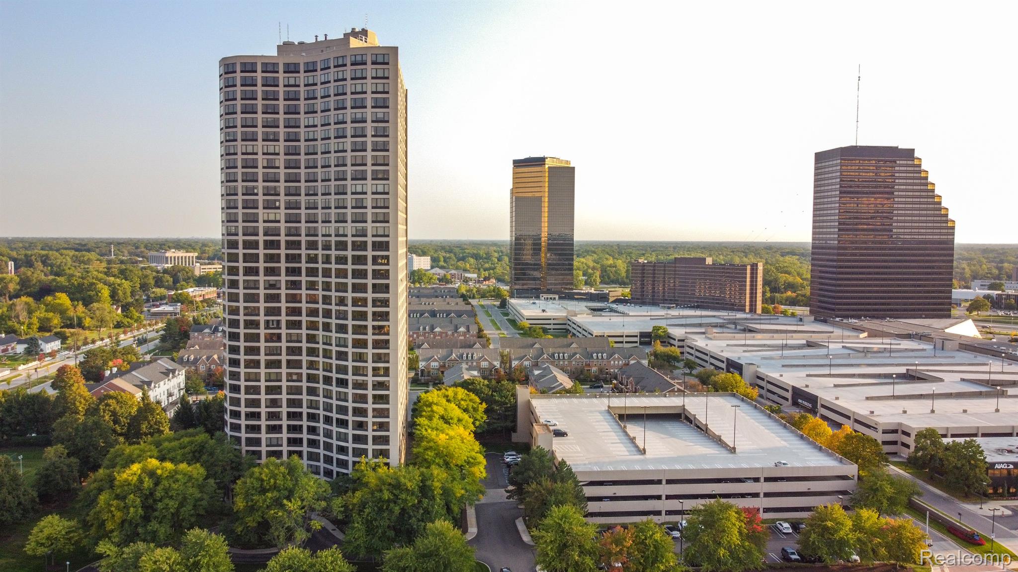 5000 TOWN CTR 1206